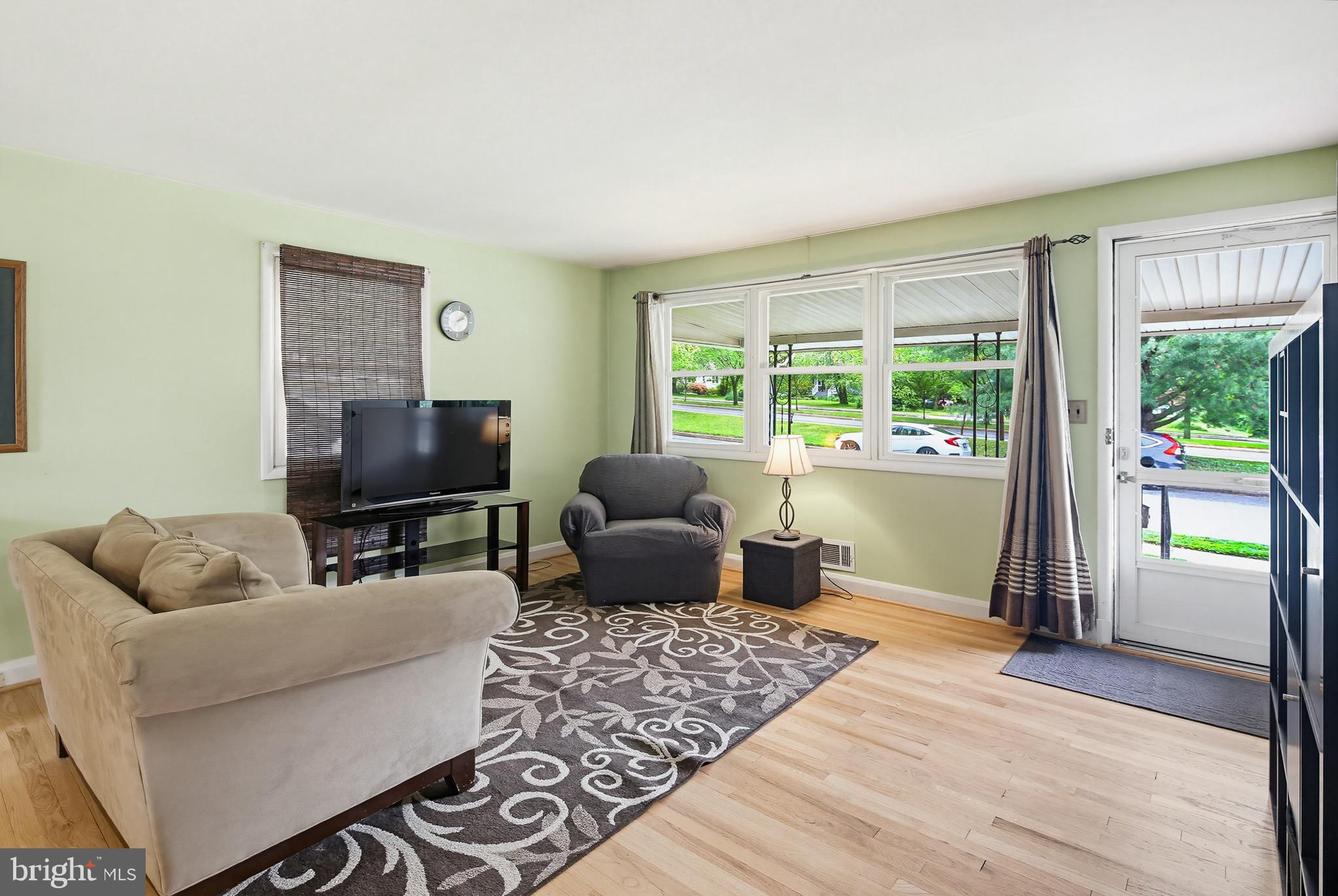 COLONIAL GARDENS - Residential