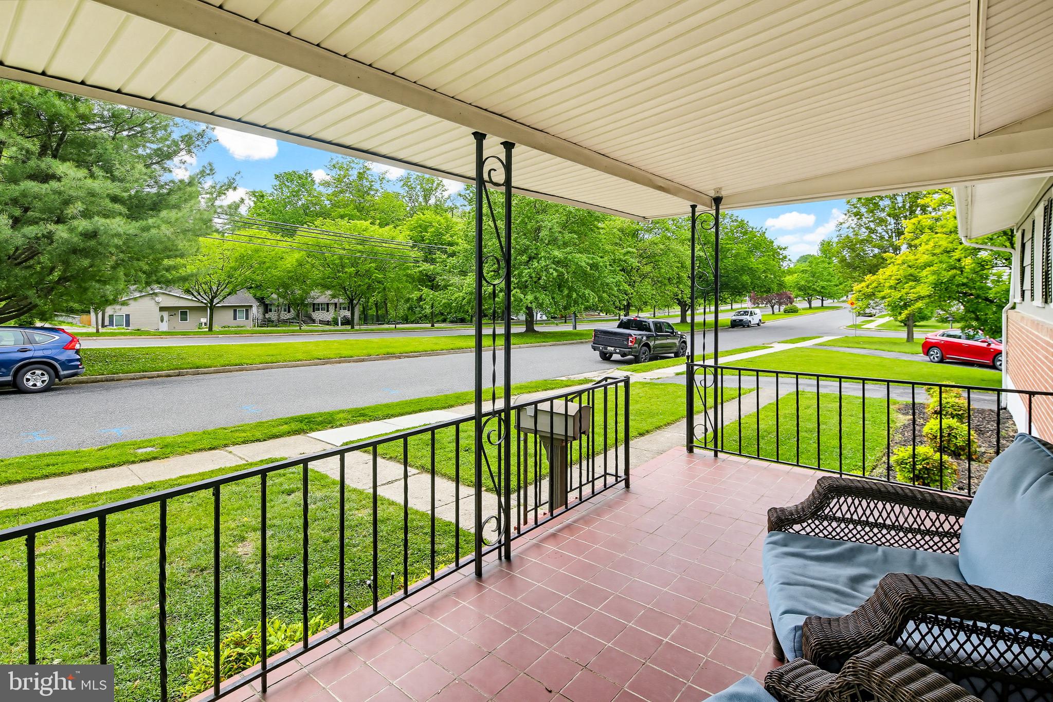 COLONIAL GARDENS - Residential