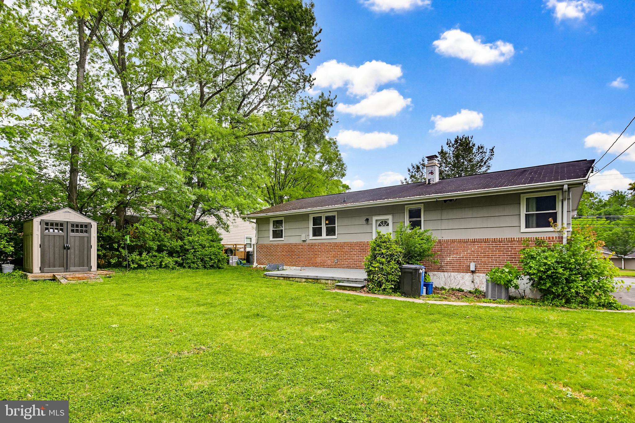 COLONIAL GARDENS - Residential