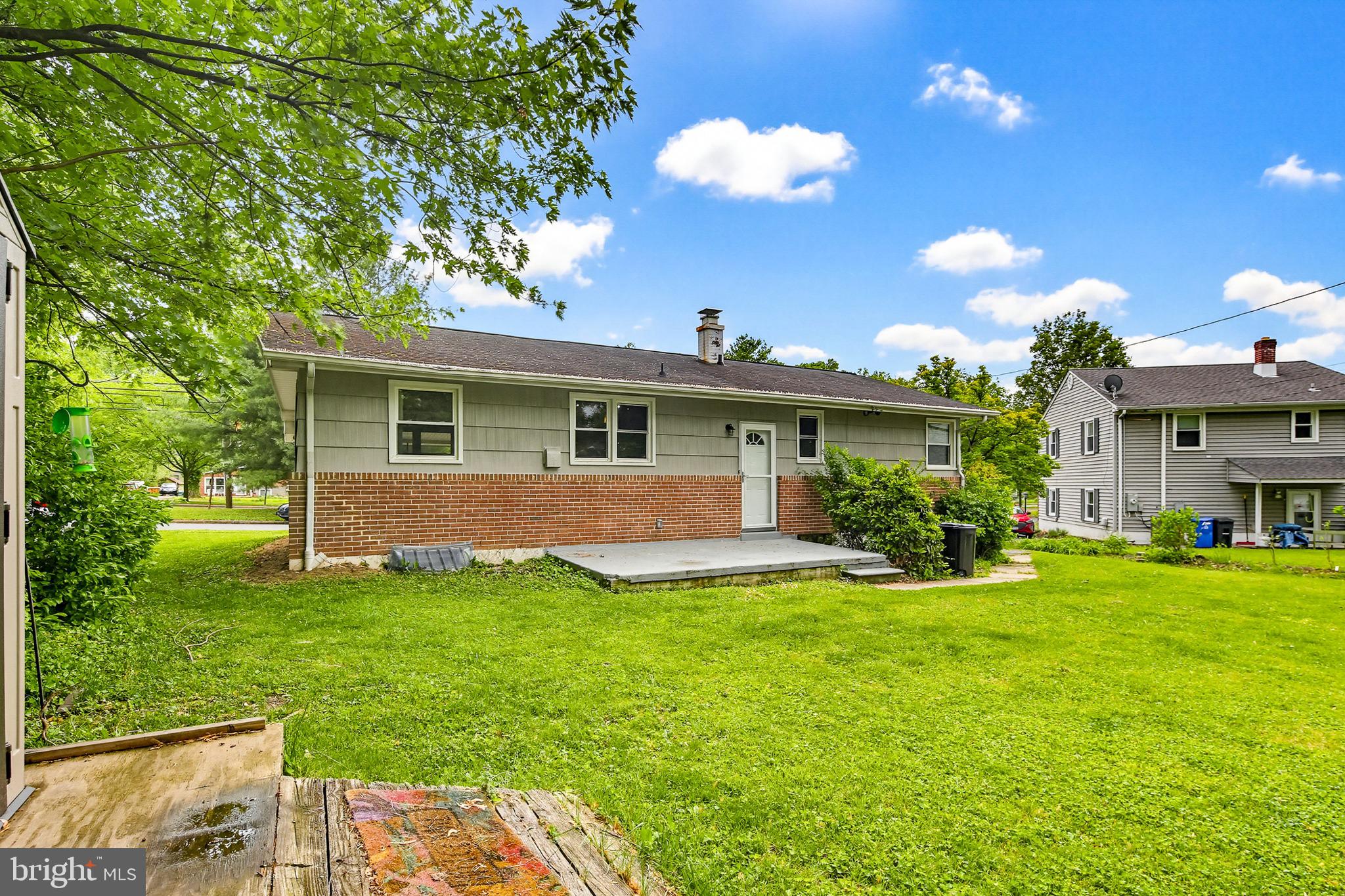 COLONIAL GARDENS - Residential