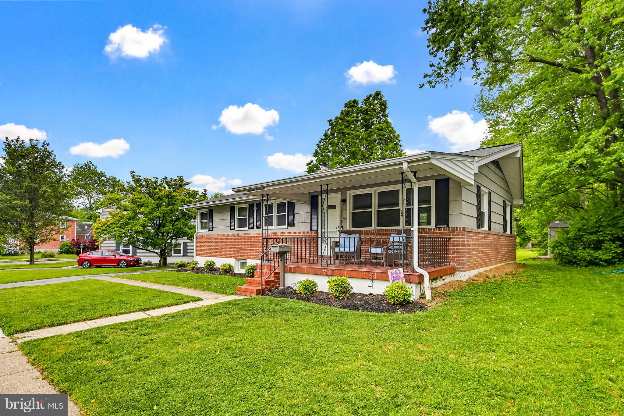 COLONIAL GARDENS - Residential