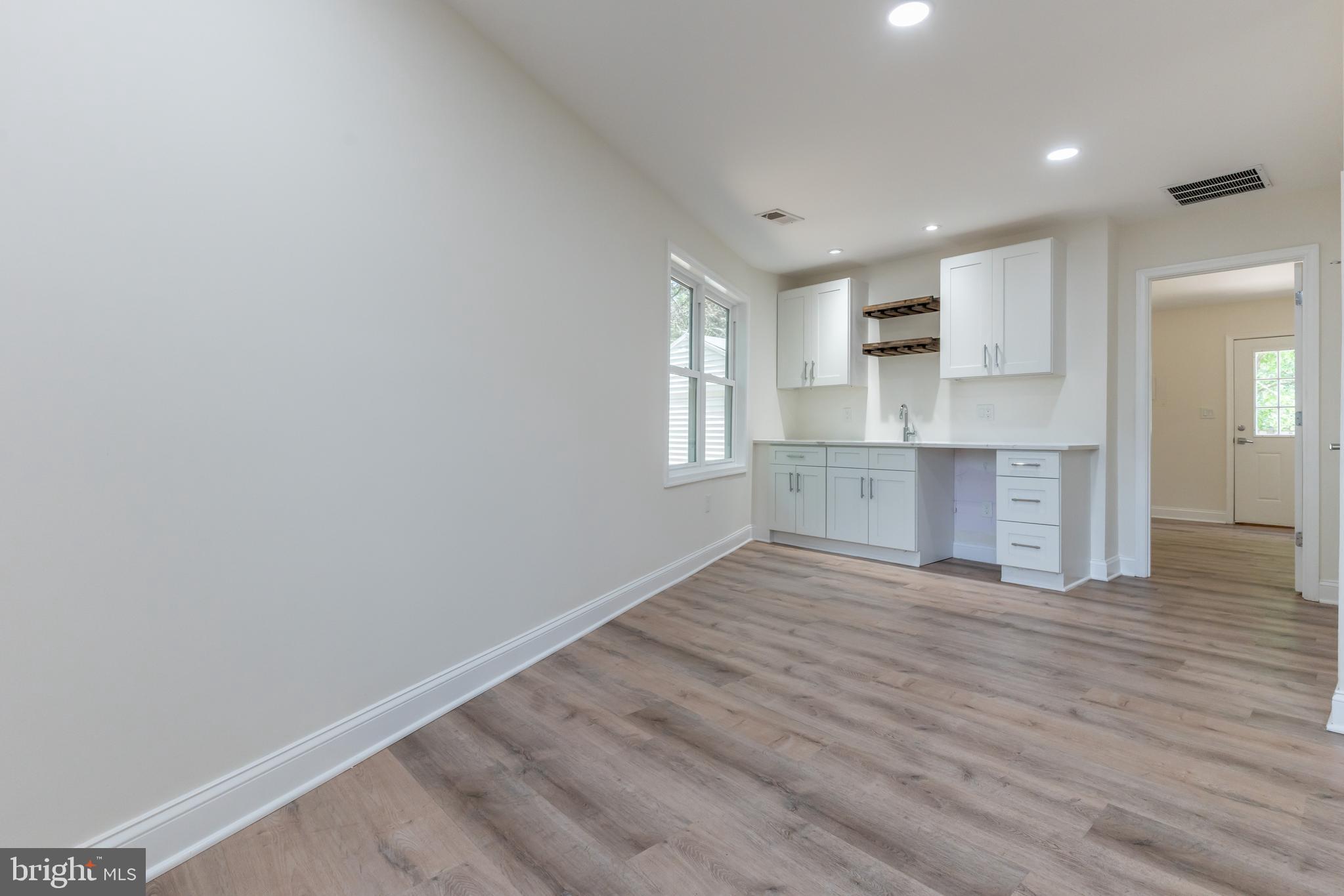OAK TREE - Residential