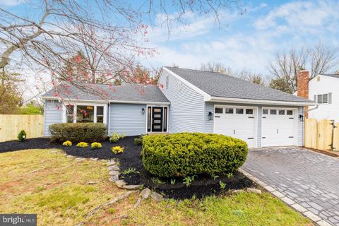 Photo of 230 E Juniper Avenue, STERLING, VA 20164 (MLS # VALO2121712)