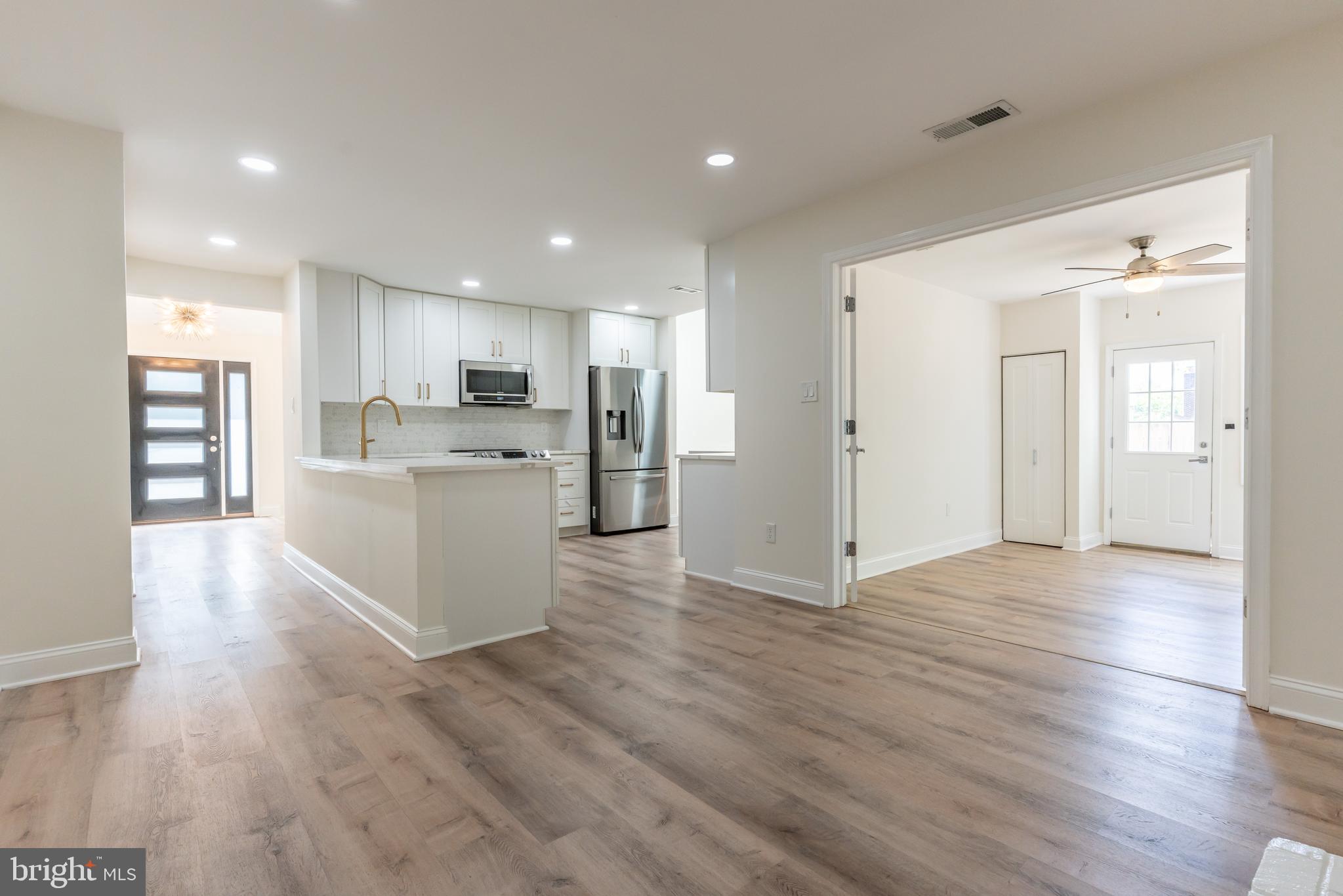 OAK TREE - Residential
