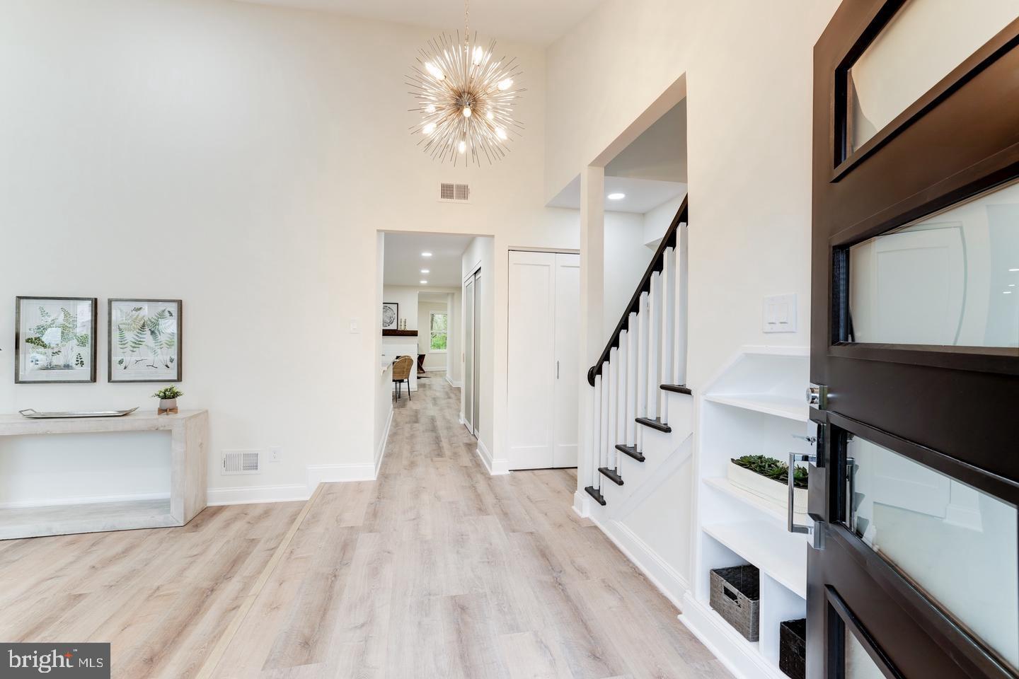 230 E JUNIPER AVENUE