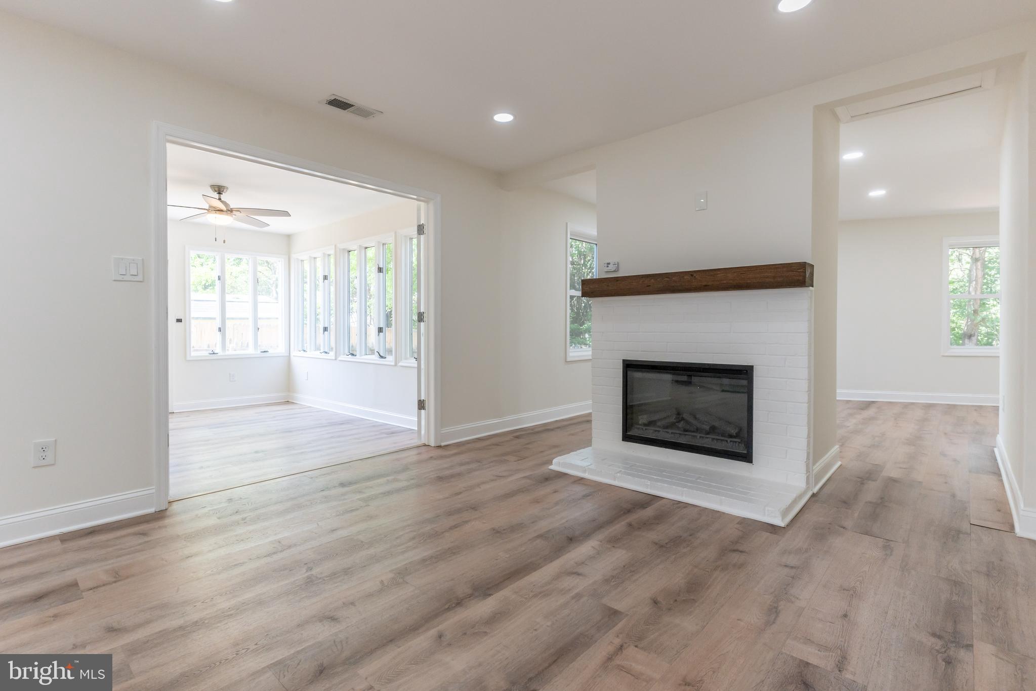 OAK TREE - Residential
