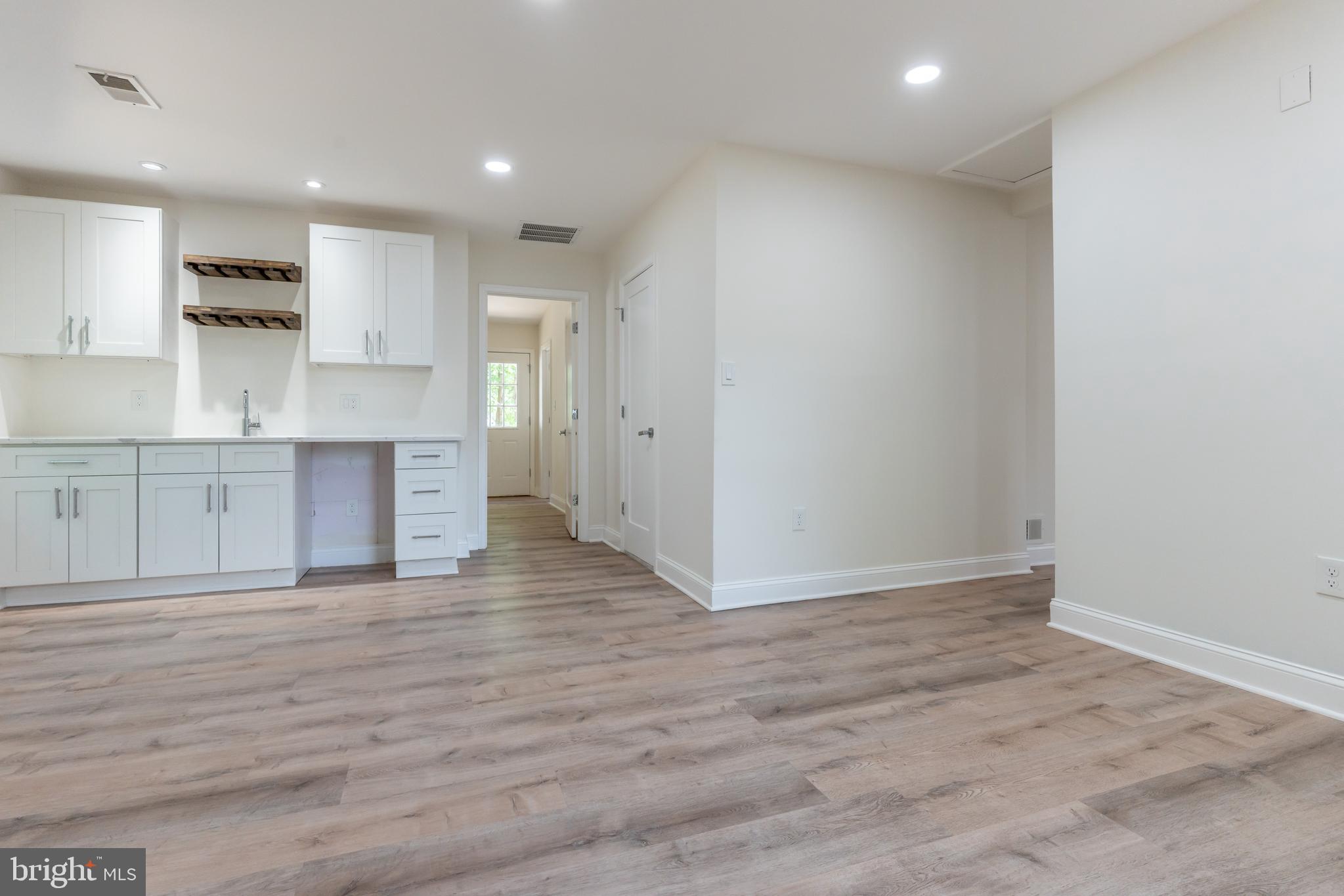 OAK TREE - Residential