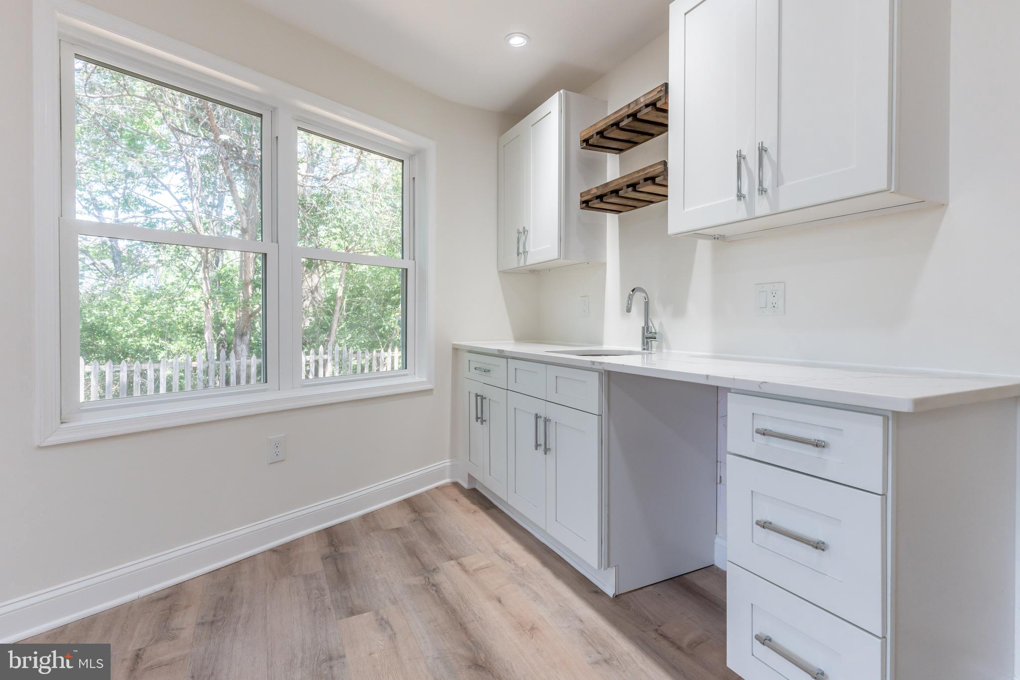 OAK TREE - Residential