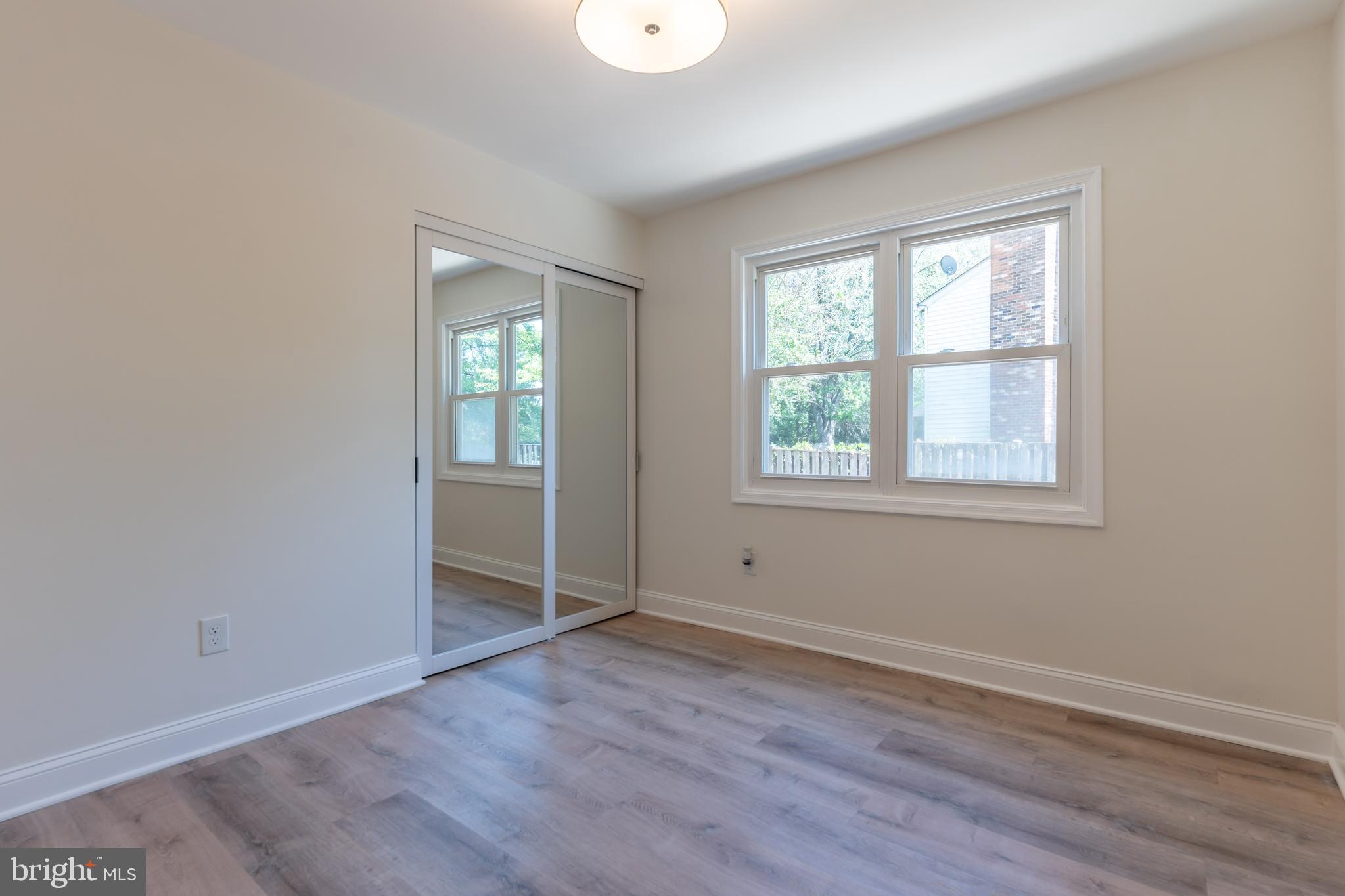 OAK TREE - Residential