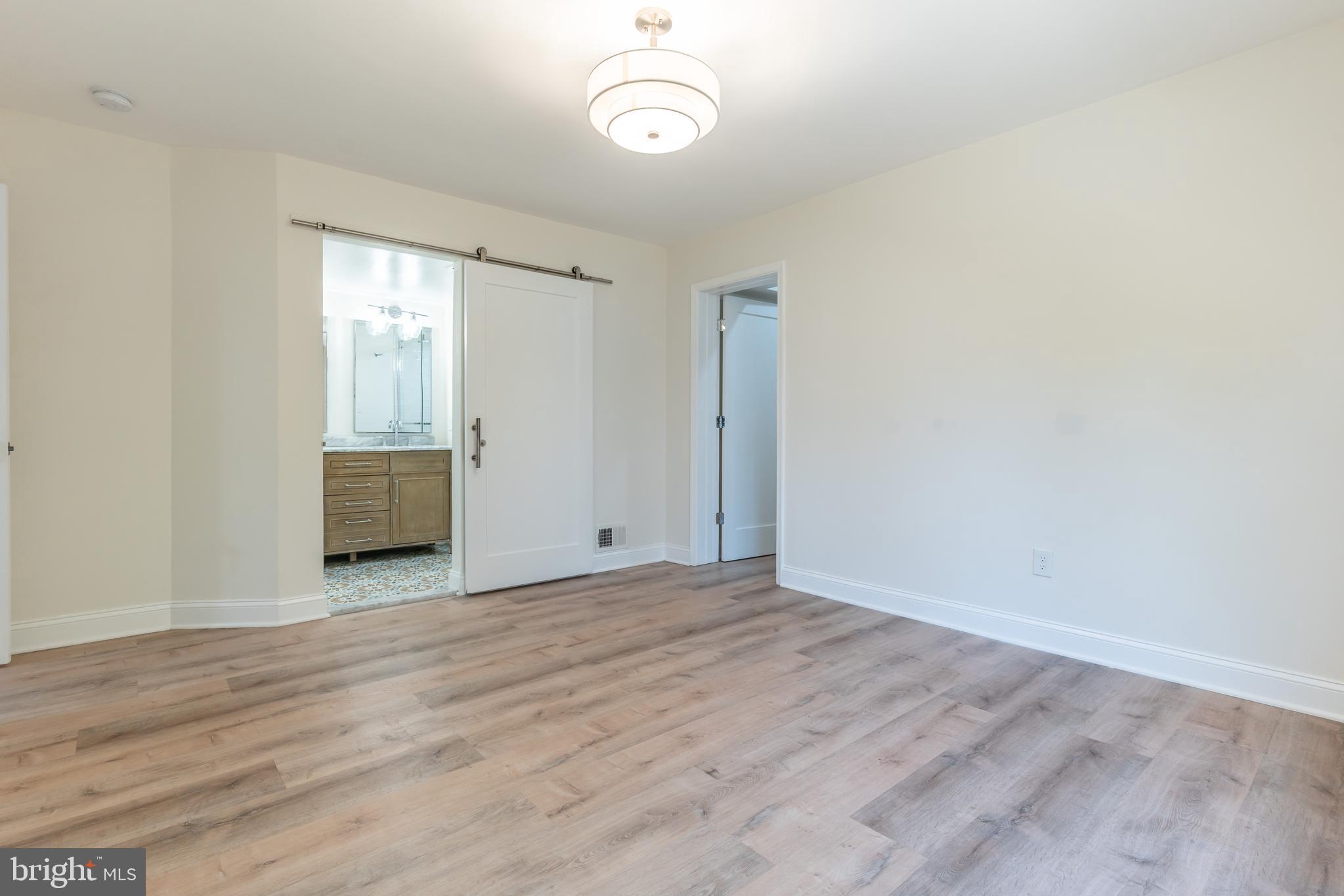 OAK TREE - Residential