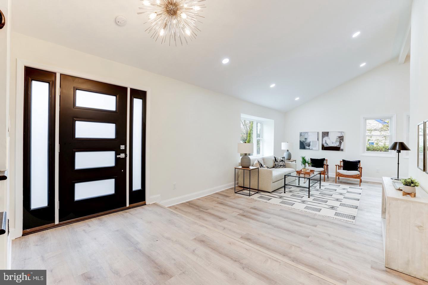 230 E JUNIPER AVENUE