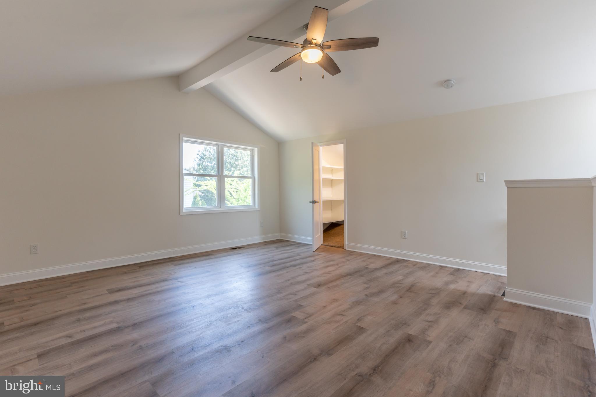 OAK TREE - Residential
