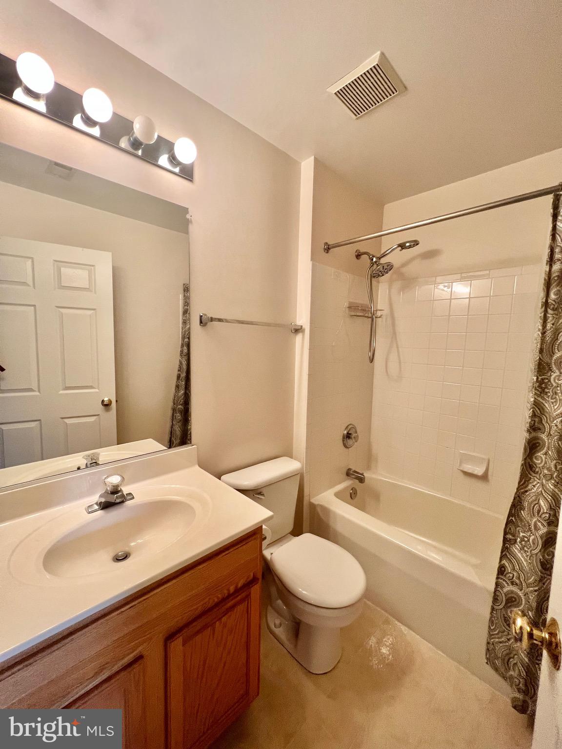 RUSSETT - Residential Lease