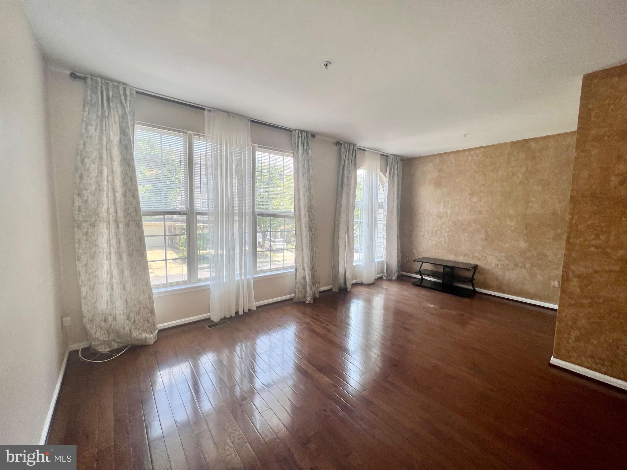 RUSSETT - Residential Lease