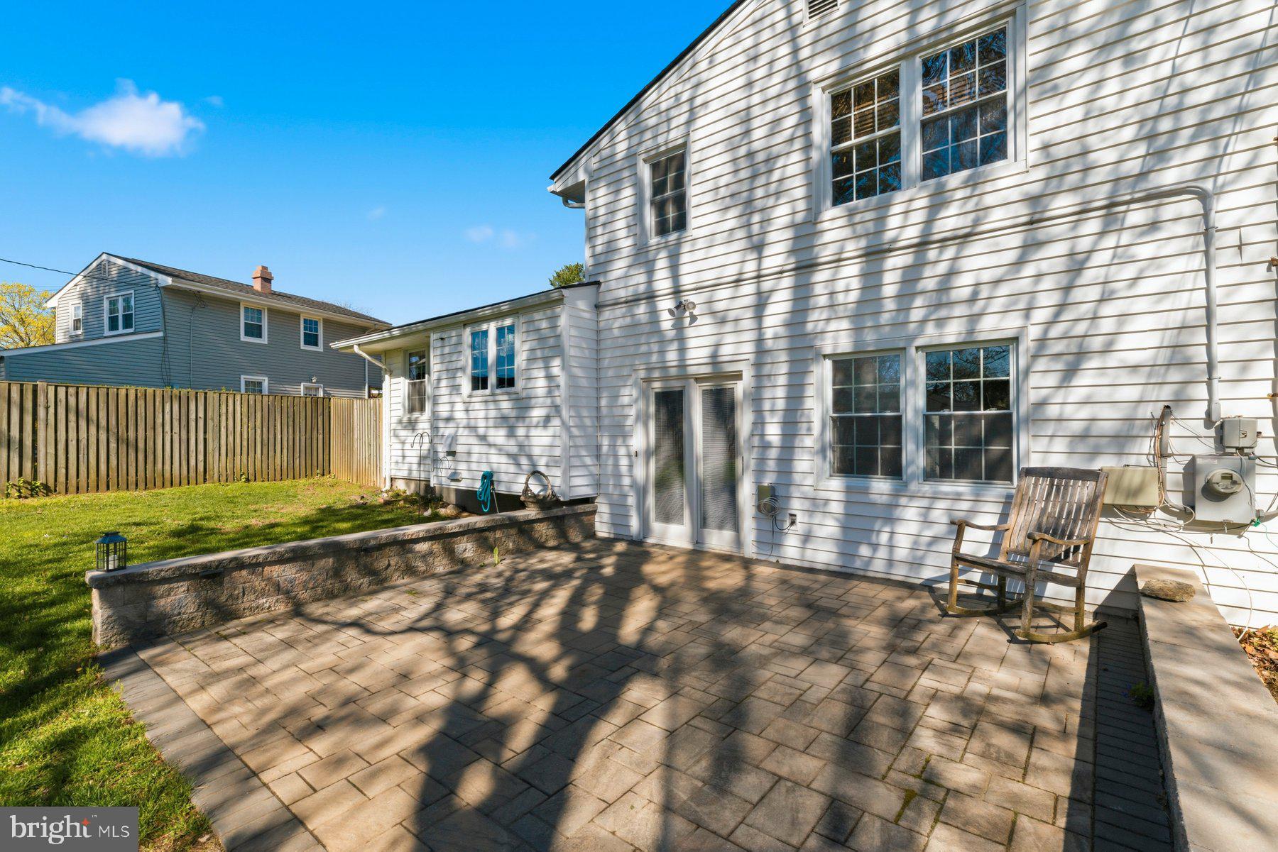 2413 SPRING LAKE DRIVE