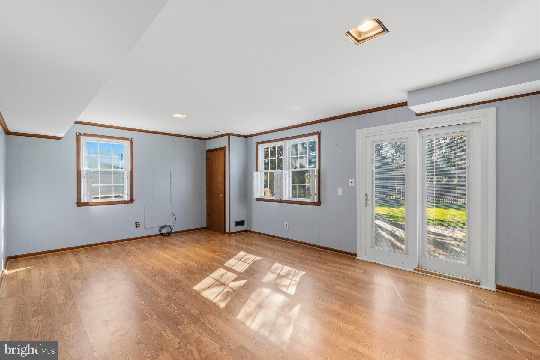 2413 SPRING LAKE DRIVE