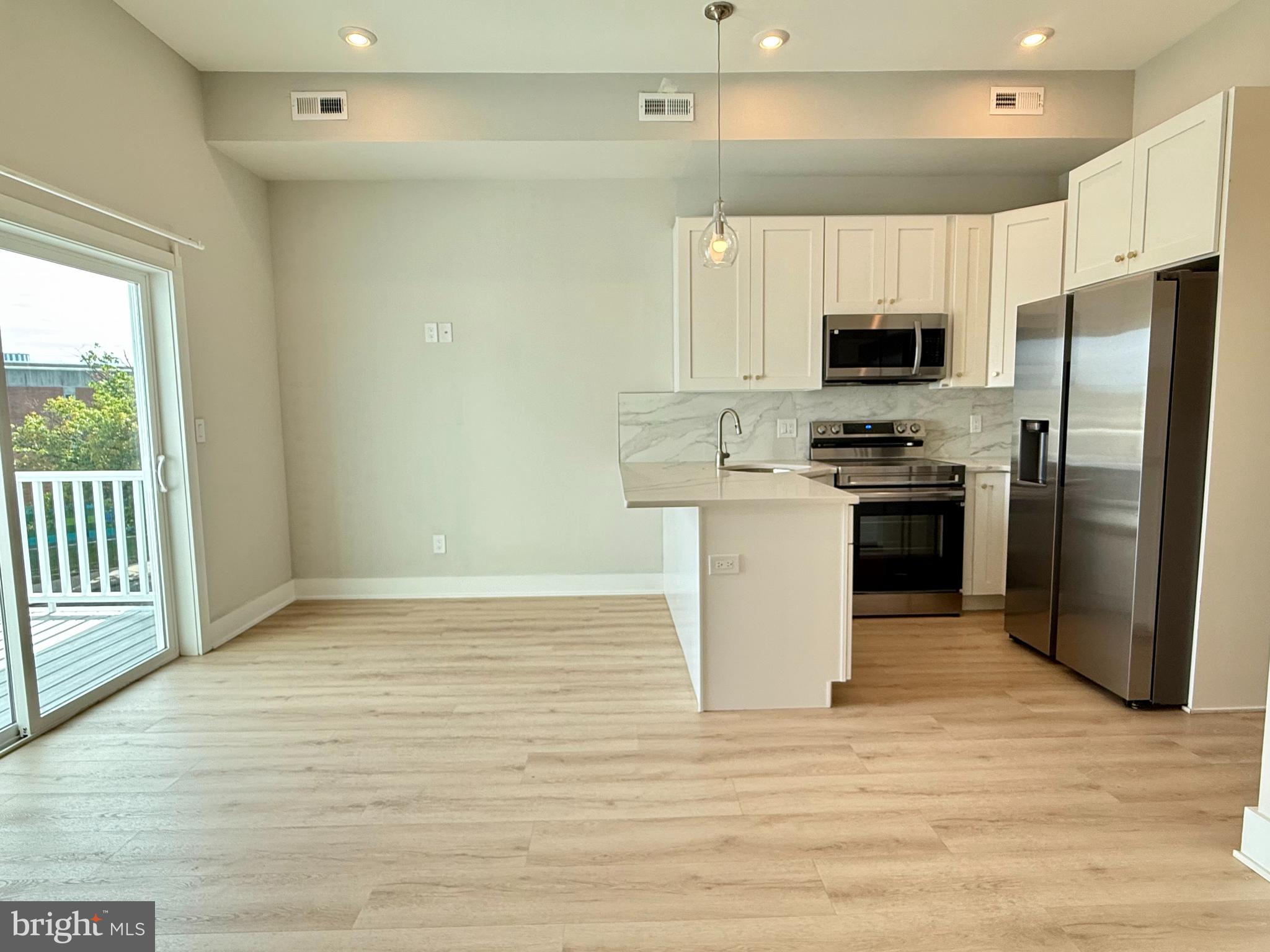 EAST KENSINGTON - Residential Lease