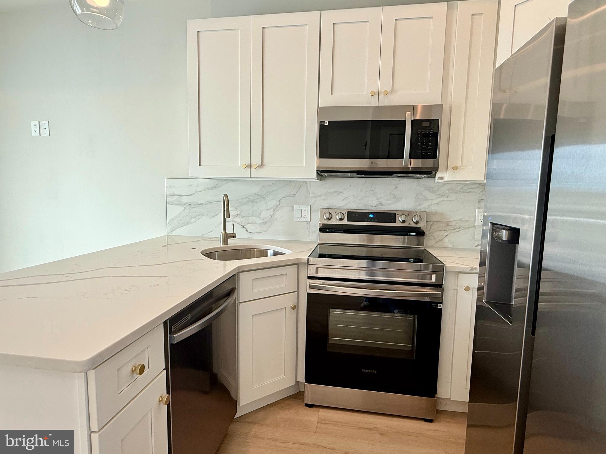 EAST KENSINGTON - Residential Lease