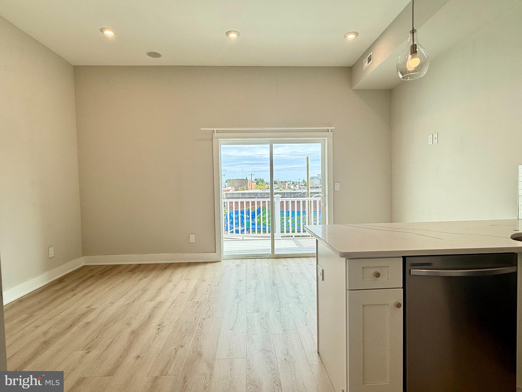 EAST KENSINGTON - Residential Lease