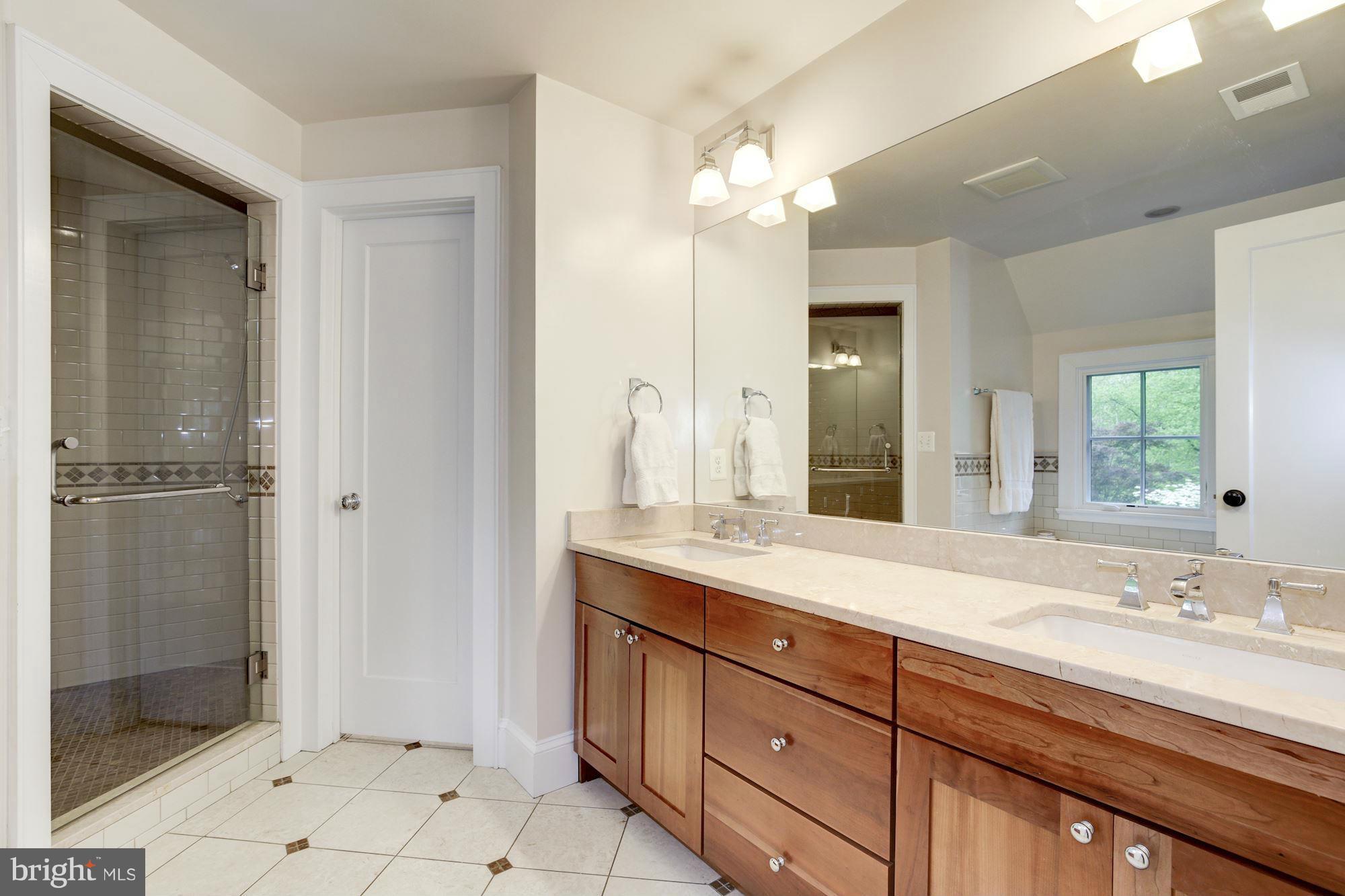 LEE HEIGHTS - Residential