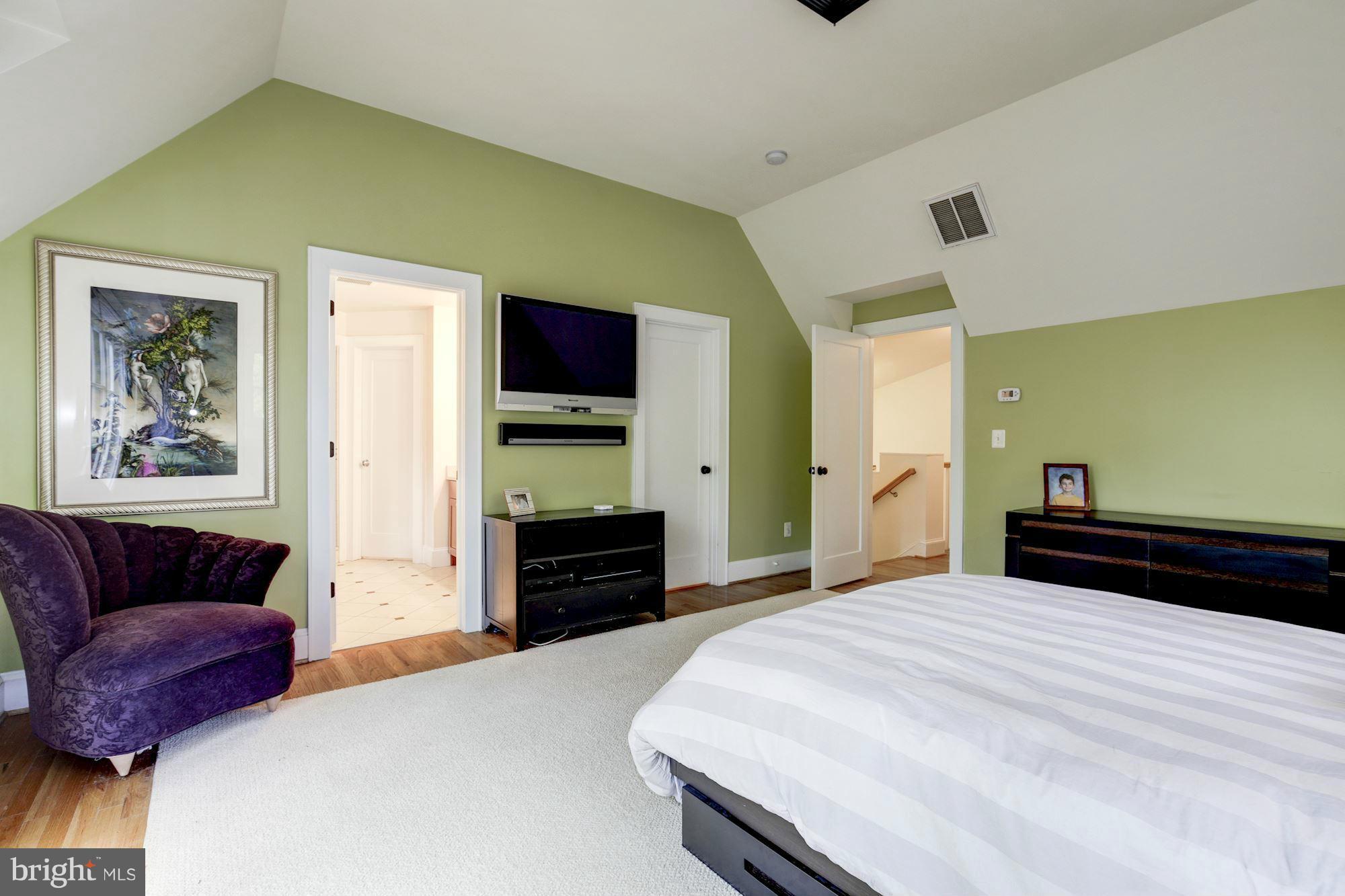 LEE HEIGHTS - Residential