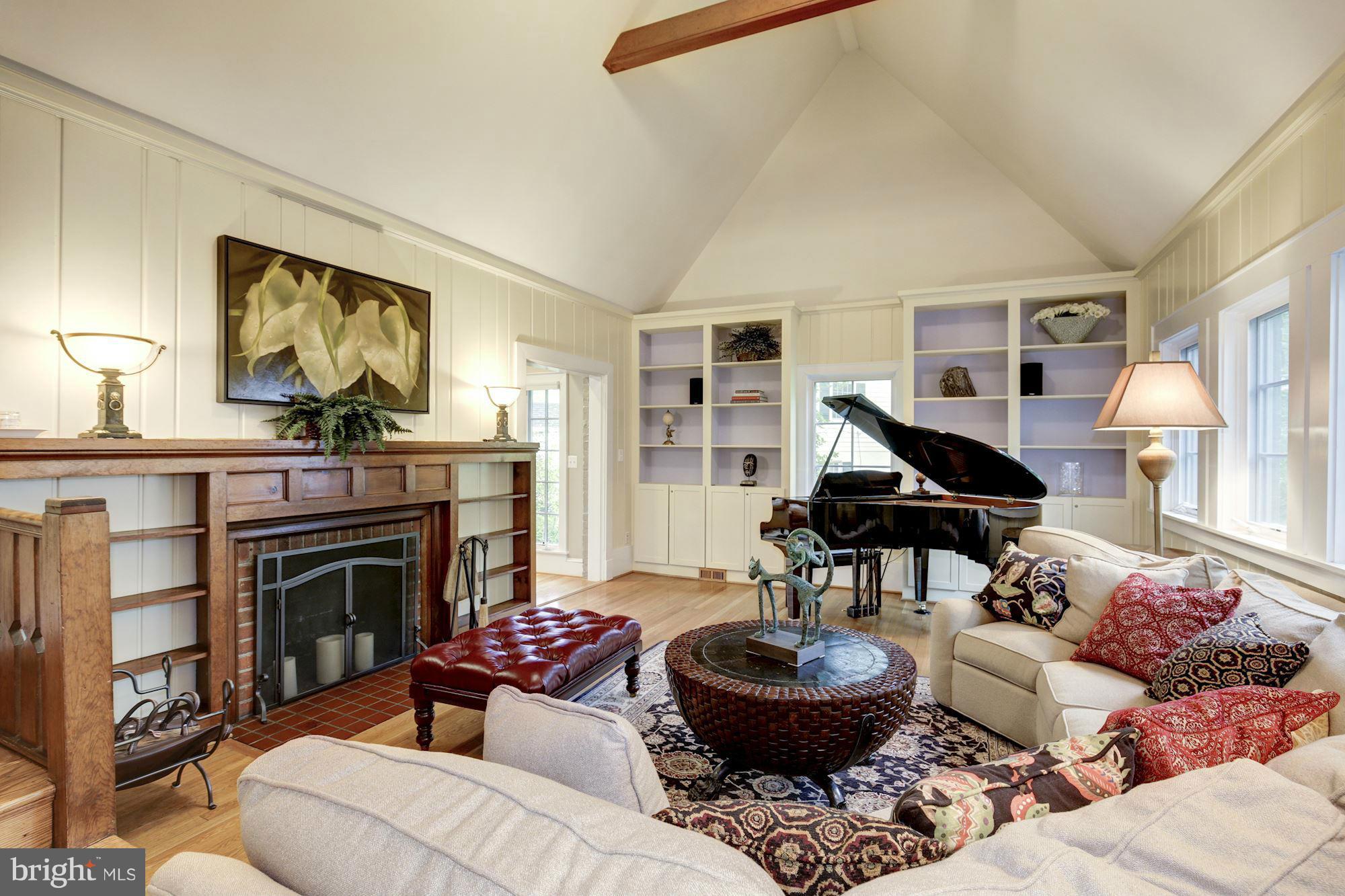 LEE HEIGHTS - Residential