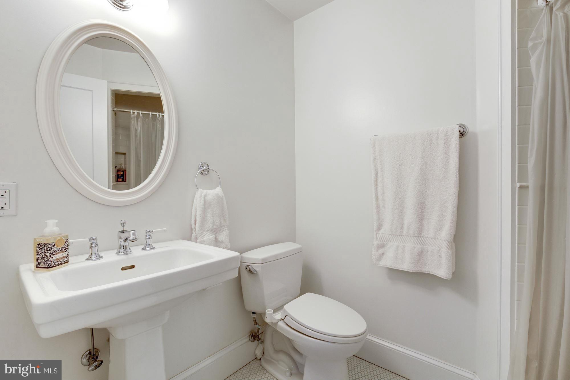 LEE HEIGHTS - Residential