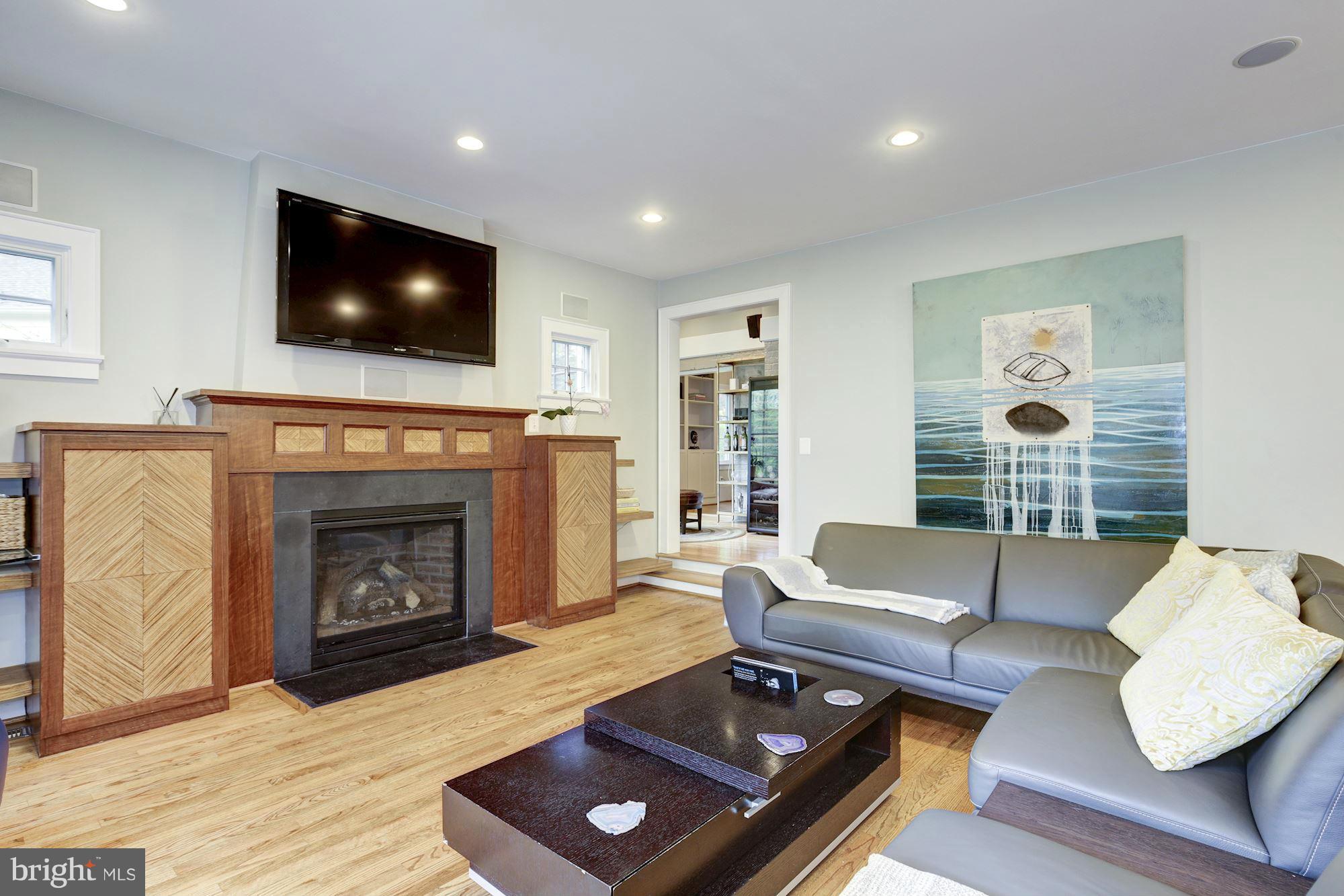 LEE HEIGHTS - Residential