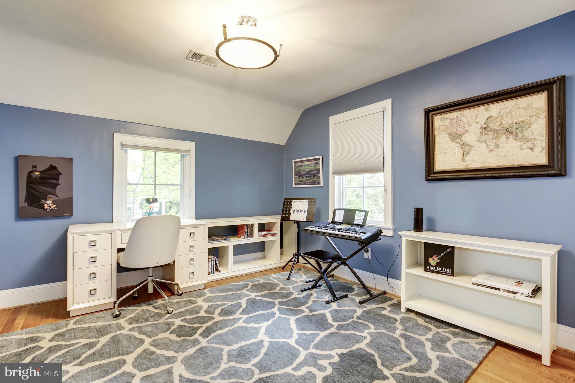 LEE HEIGHTS - Residential