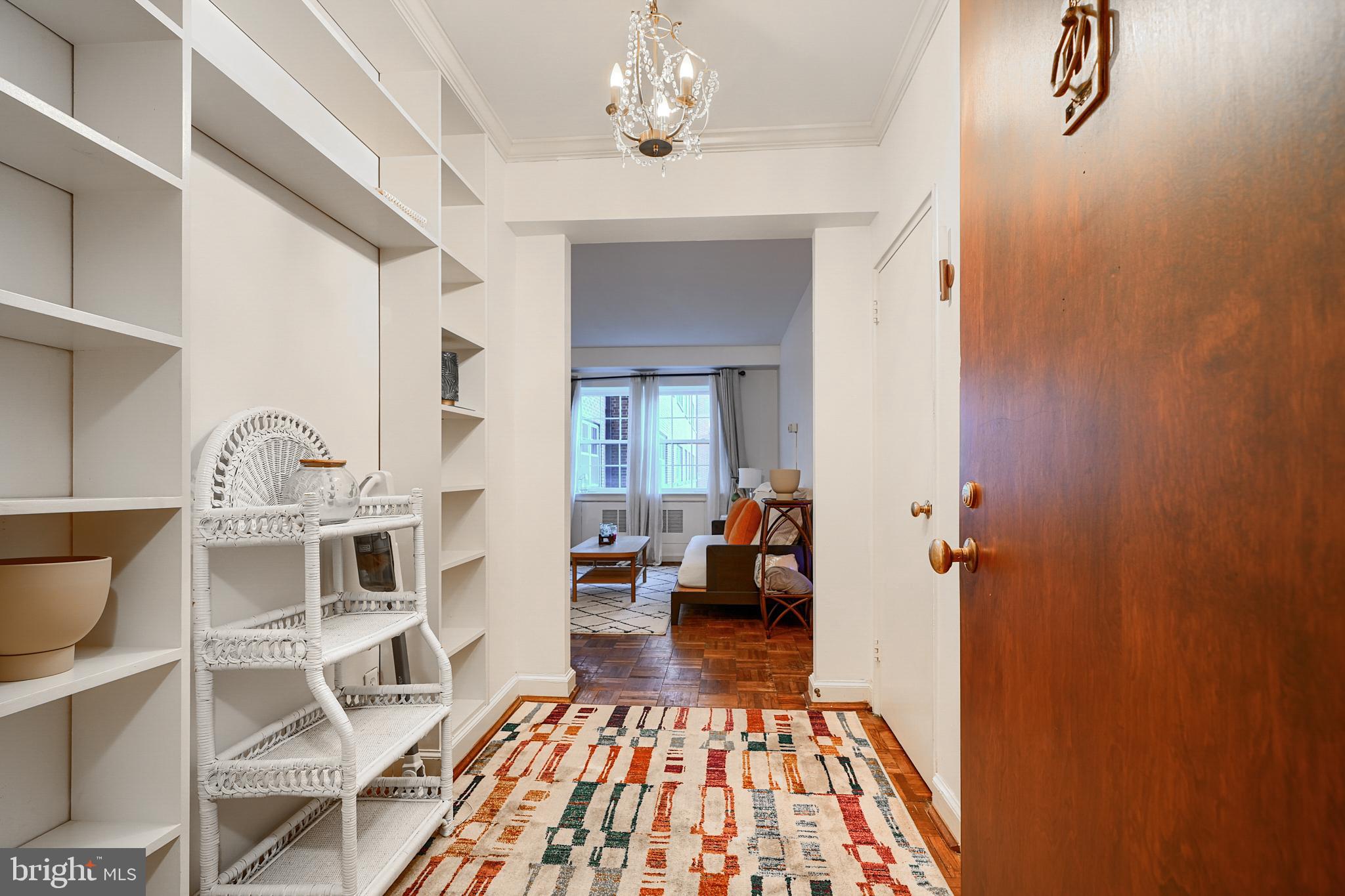 3601 GREENWAY 303