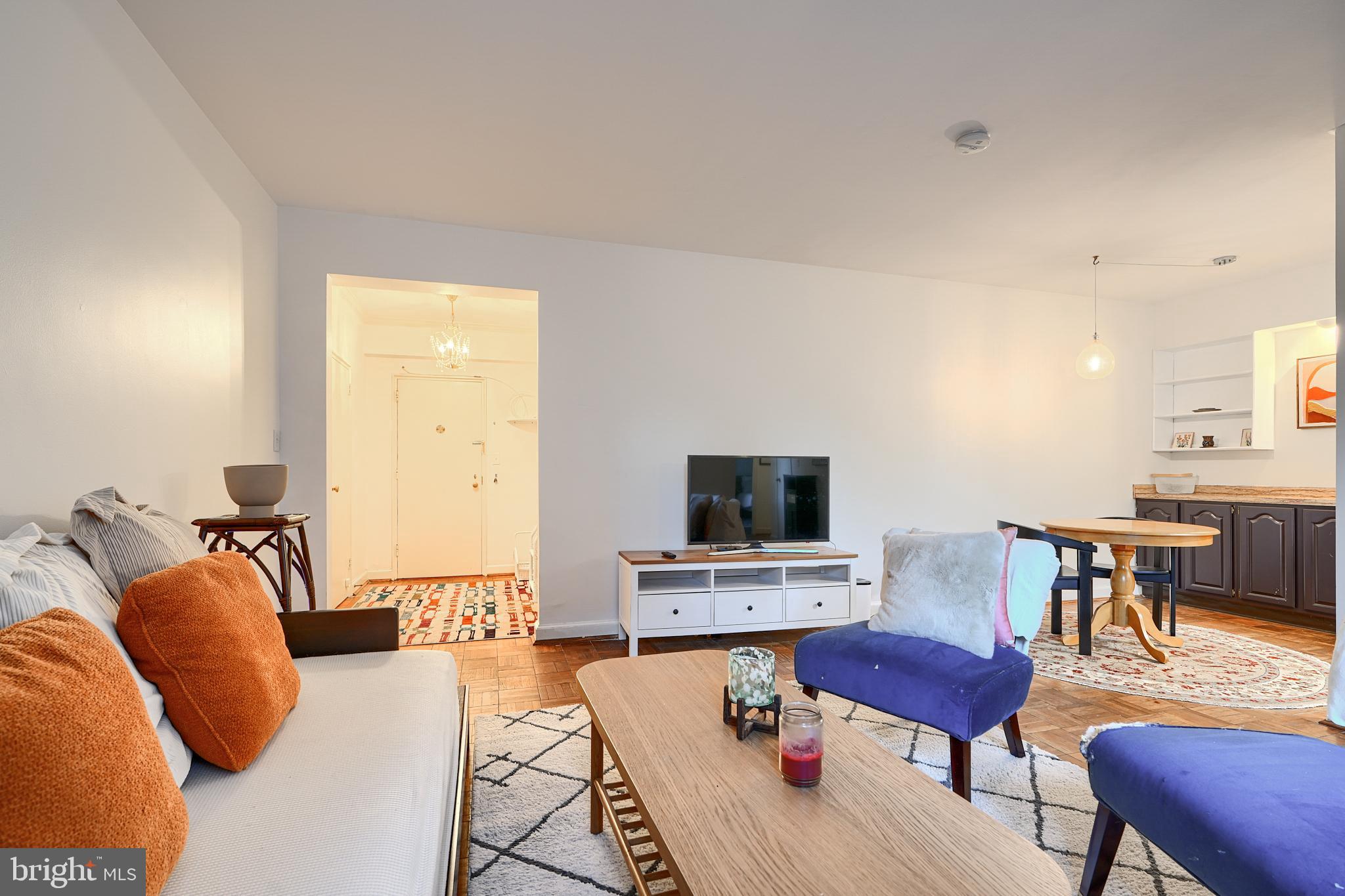 3601 GREENWAY 303
