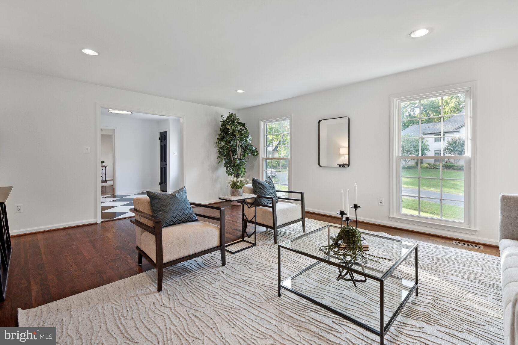 PINE KNOLLS - Residential