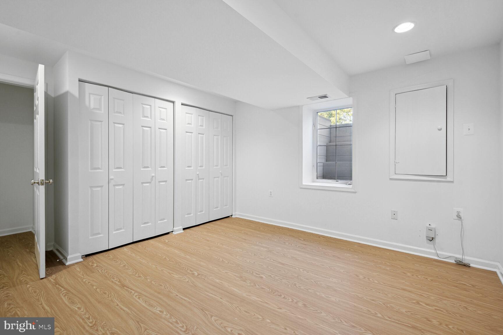 PINE KNOLLS - Residential