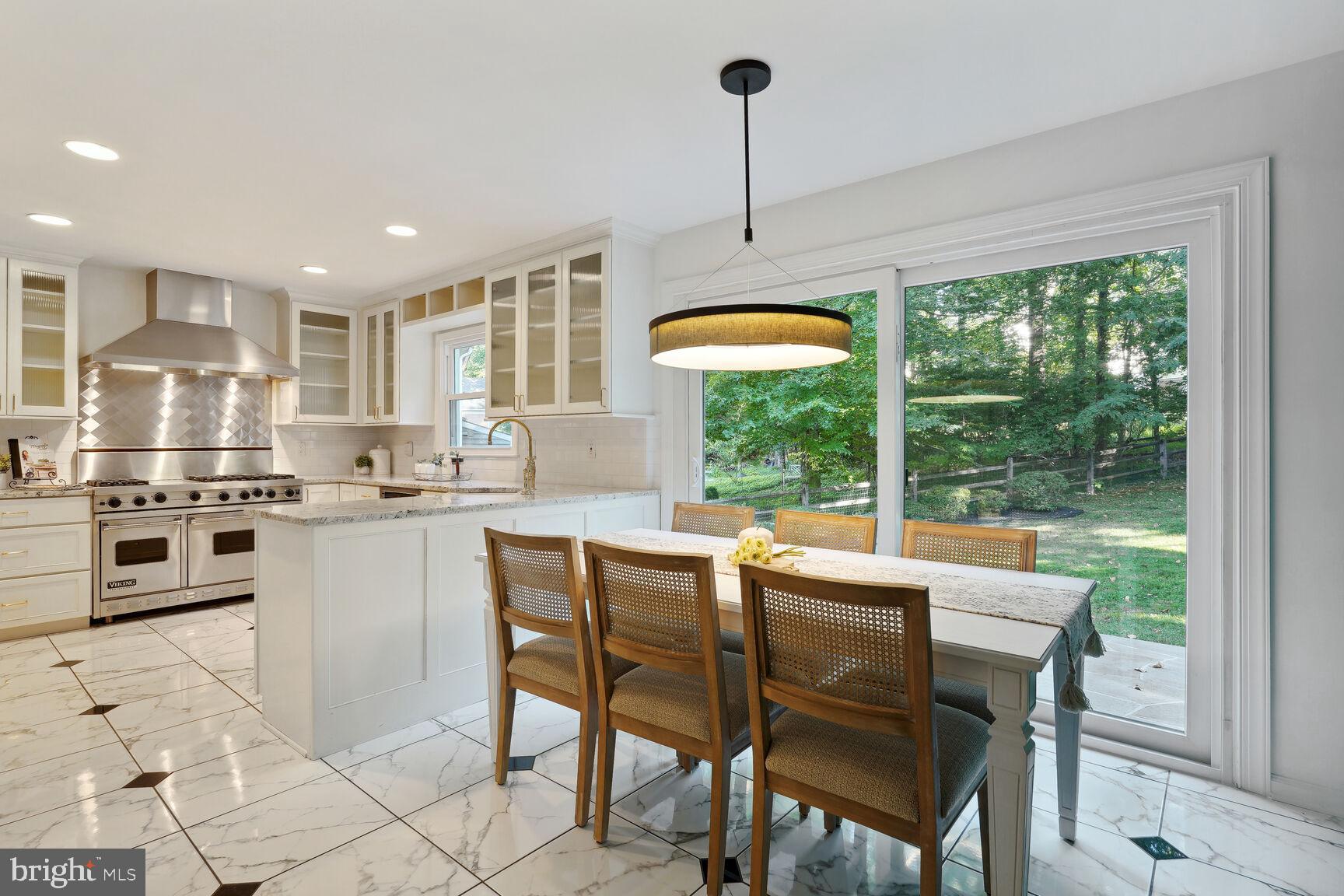 PINE KNOLLS - Residential