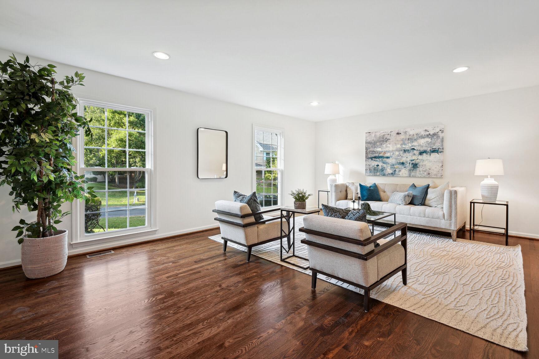 PINE KNOLLS - Residential