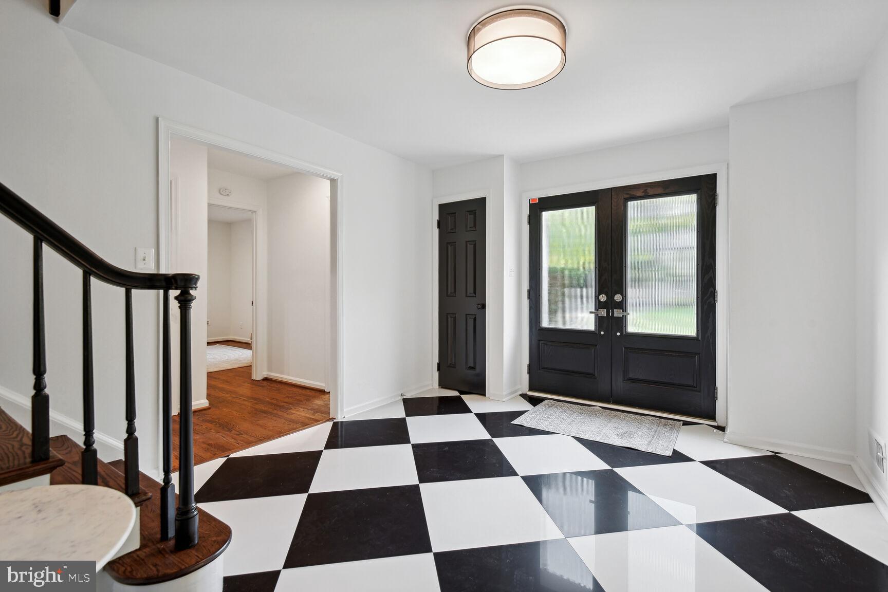 PINE KNOLLS - Residential