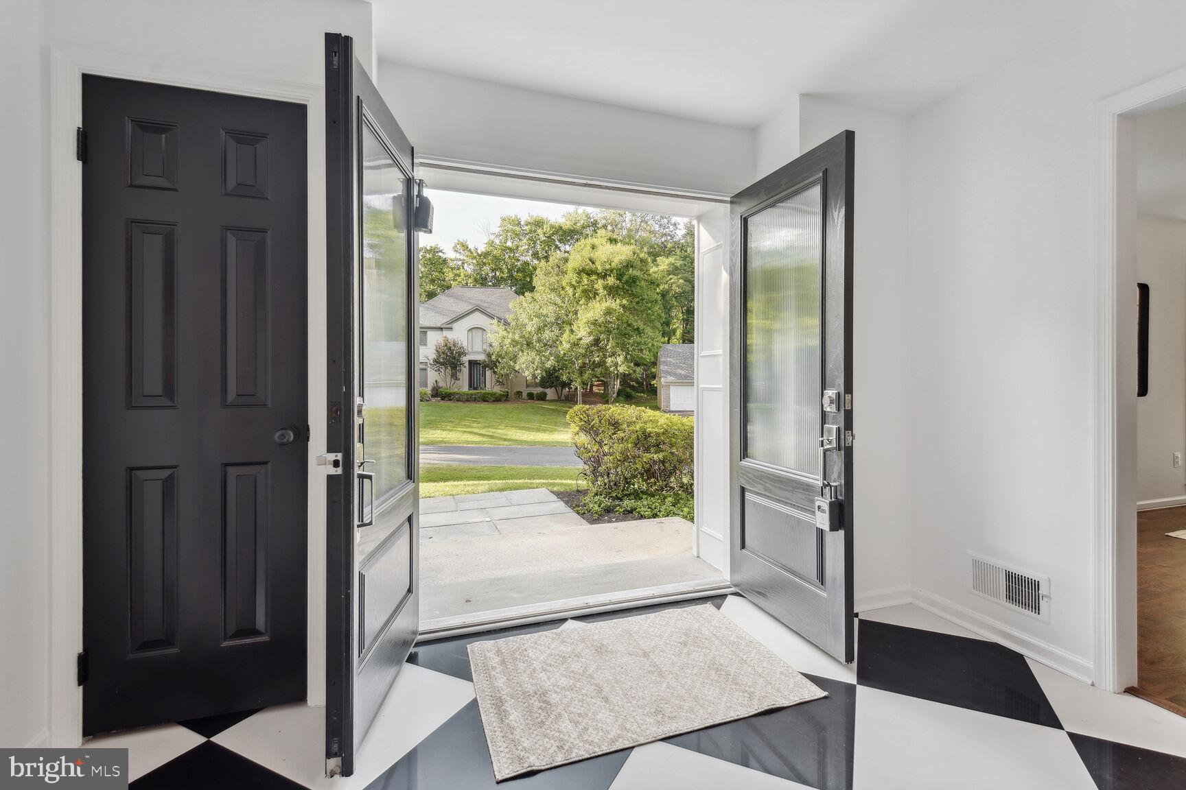 PINE KNOLLS - Residential