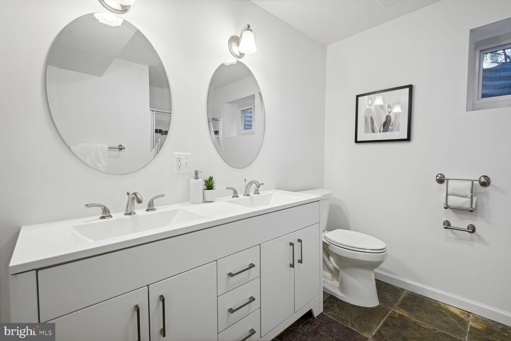 PINE KNOLLS - Residential