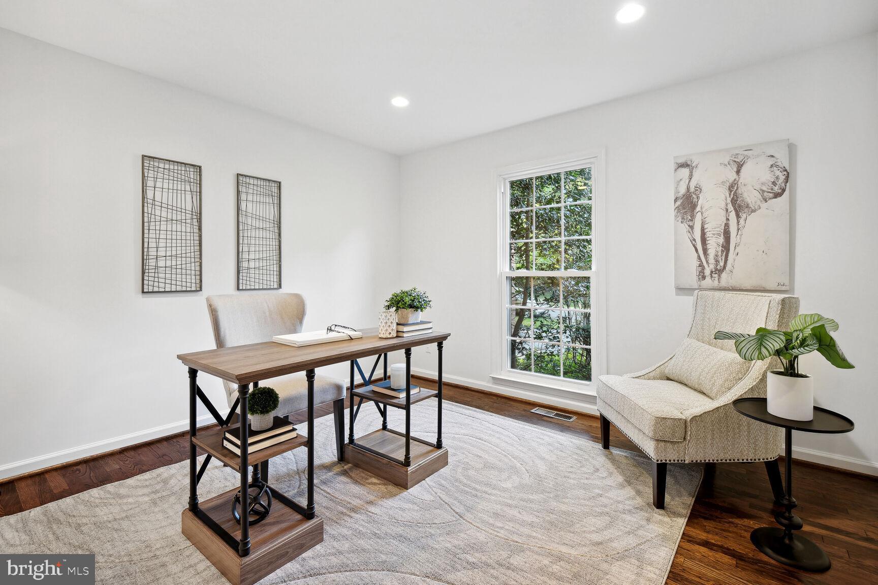 PINE KNOLLS - Residential