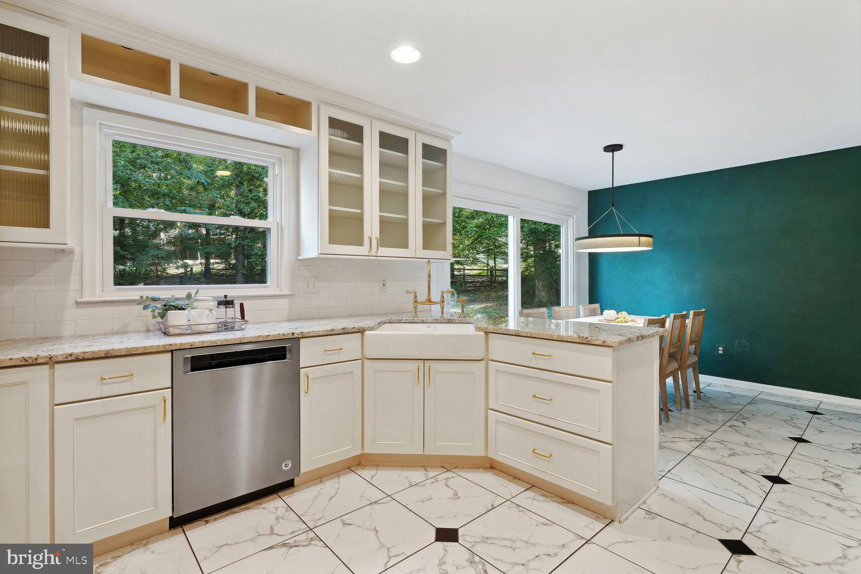 PINE KNOLLS - Residential