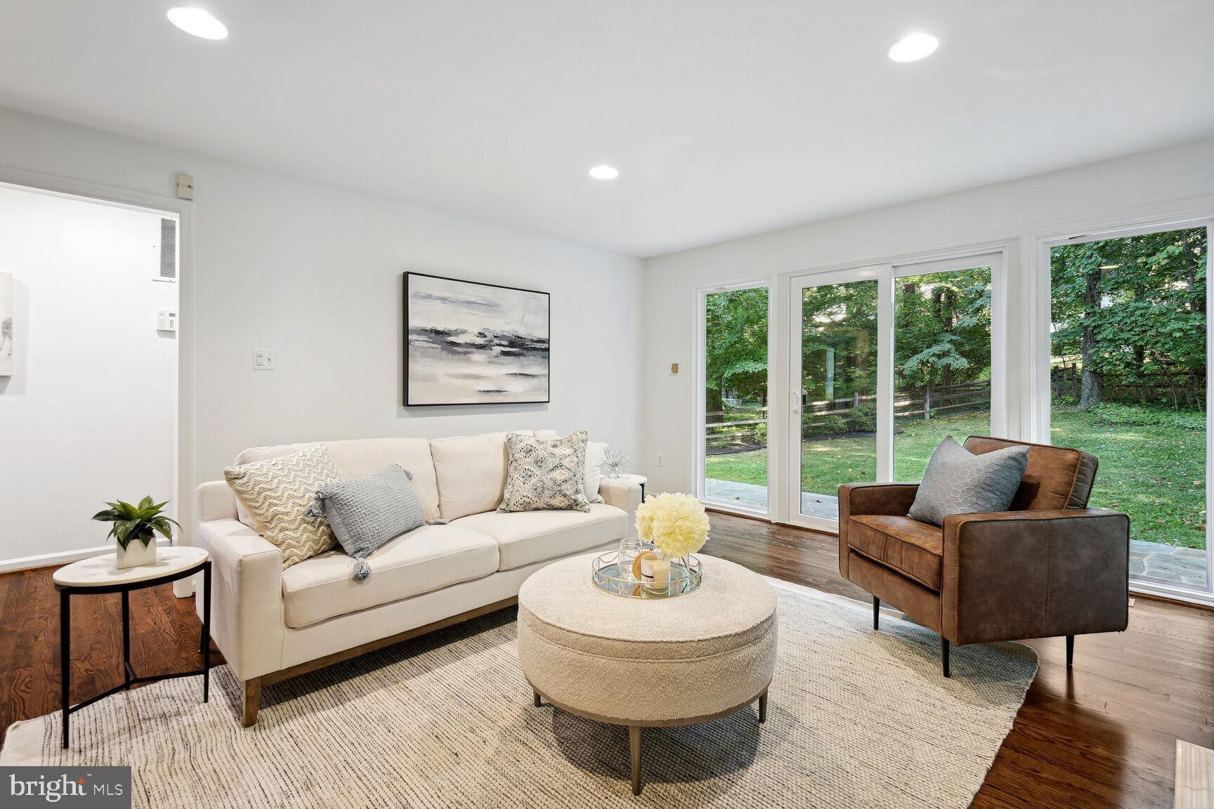 PINE KNOLLS - Residential