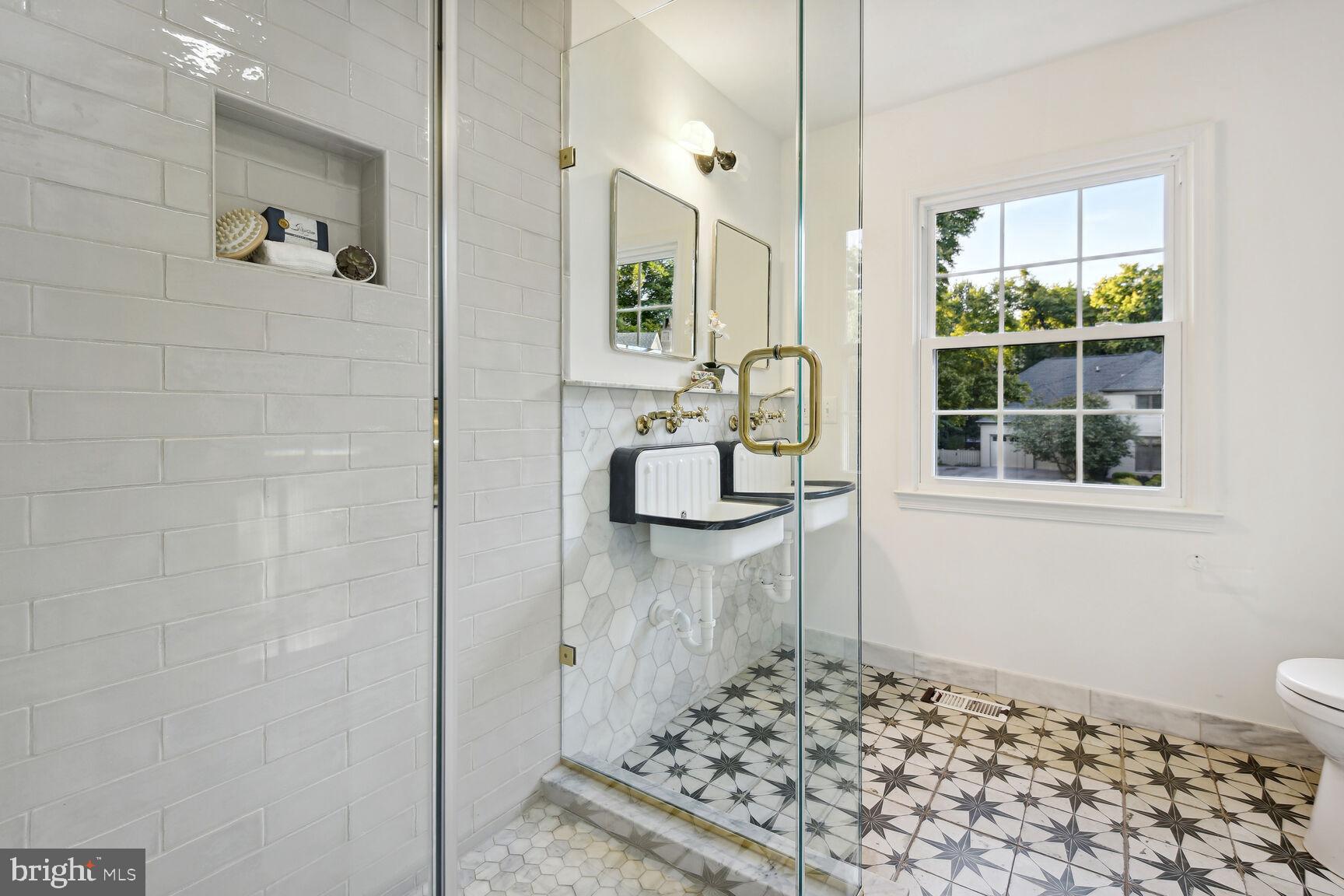 PINE KNOLLS - Residential