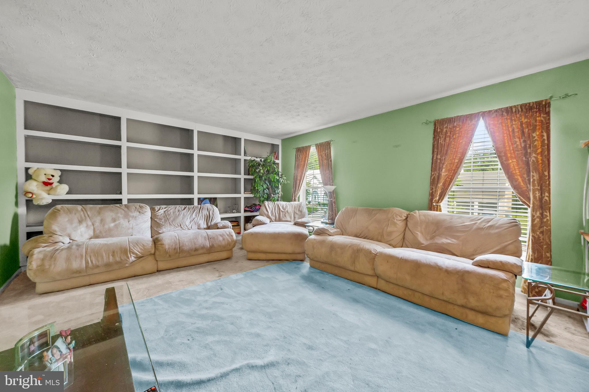 10711 FEATHERSTONE DRIVE