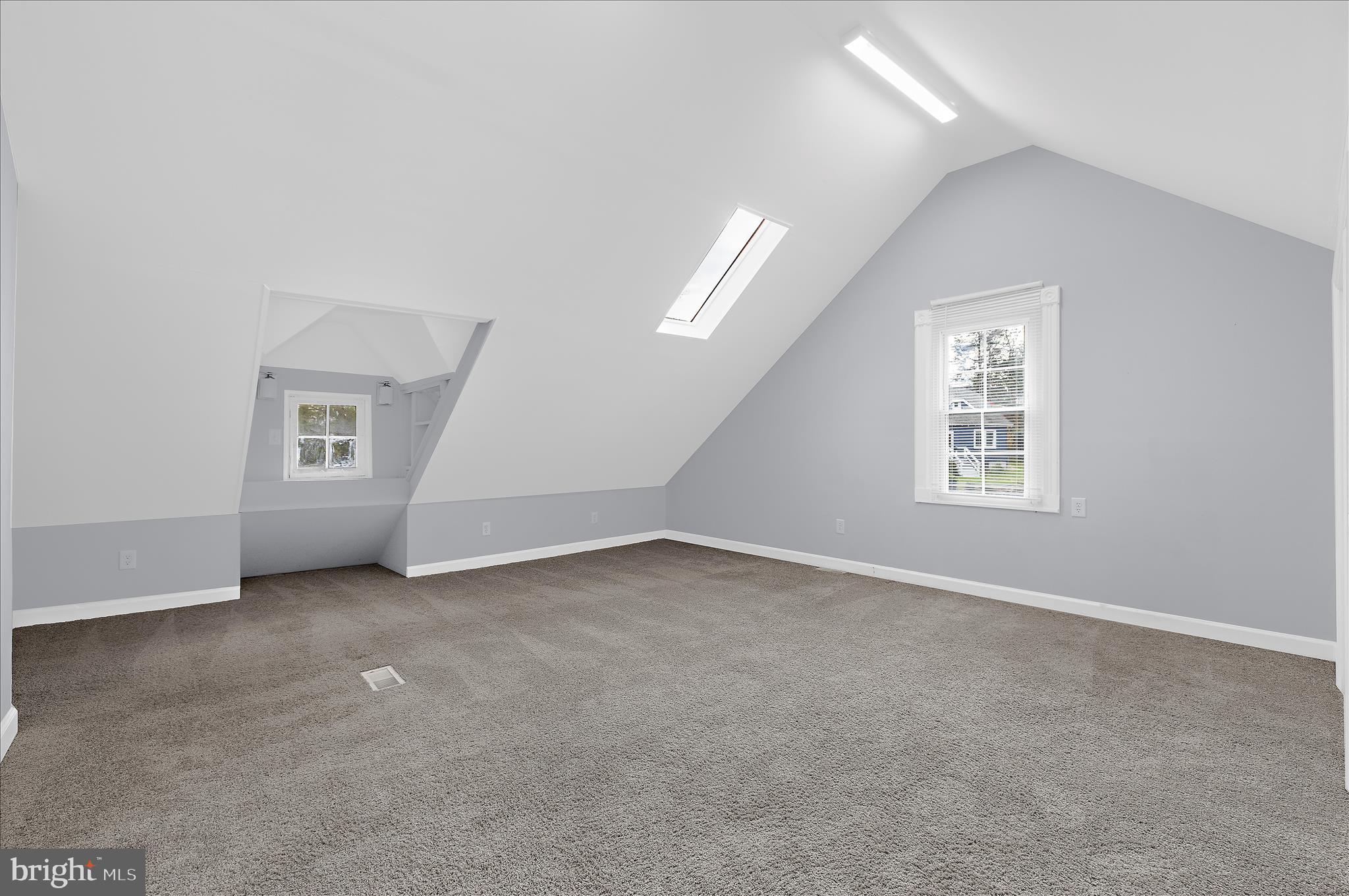 LAKE WALKER - Residential