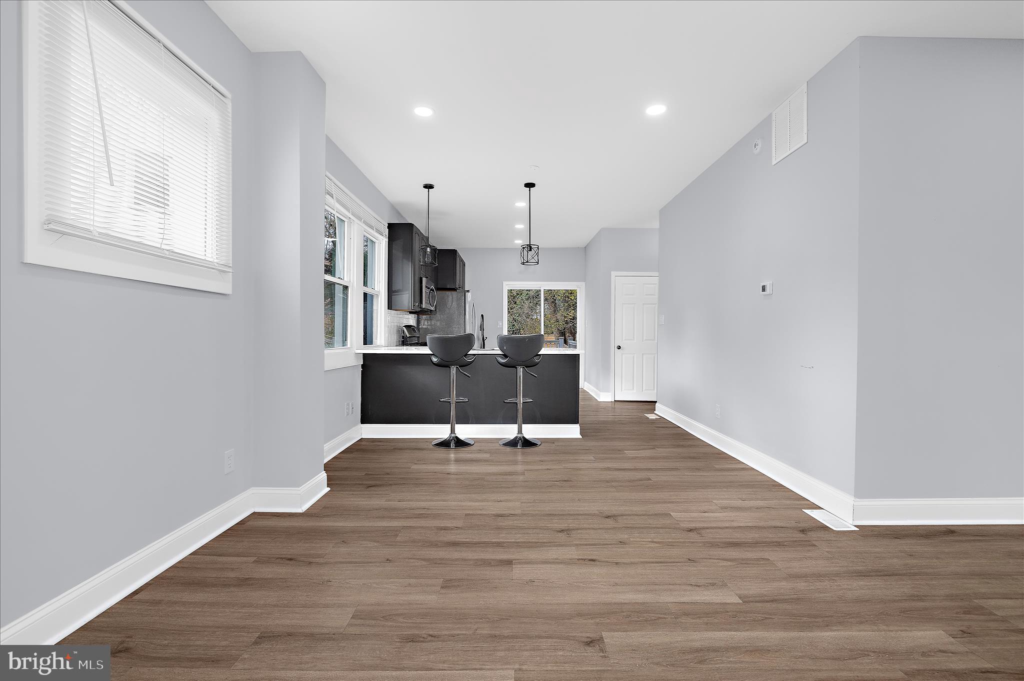 LAKE WALKER - Residential