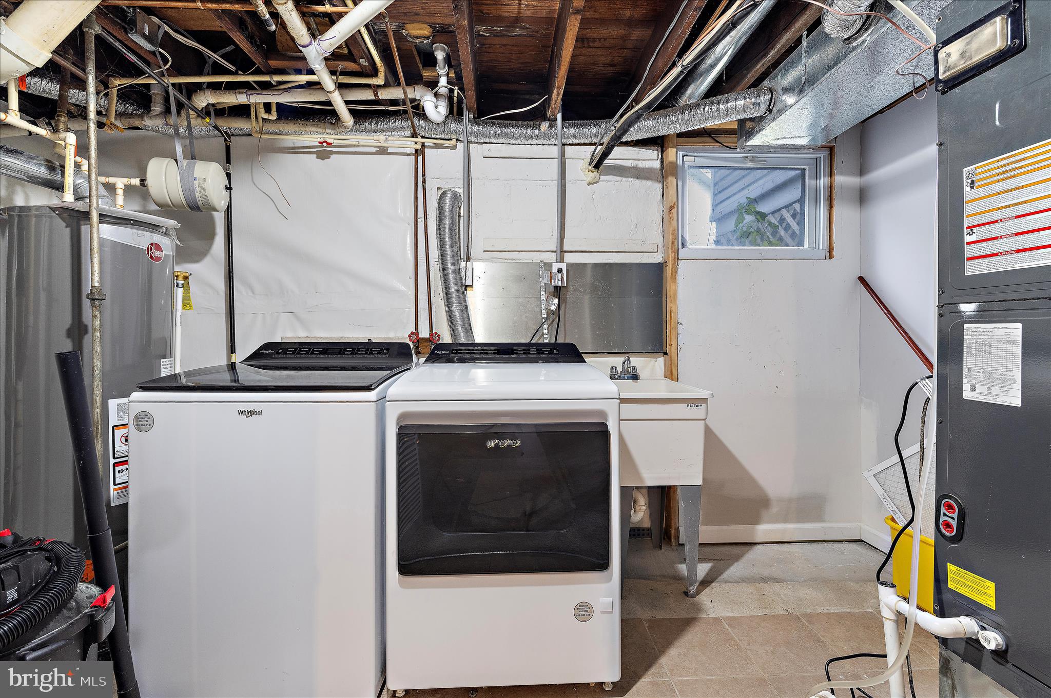 LAKE WALKER - Residential