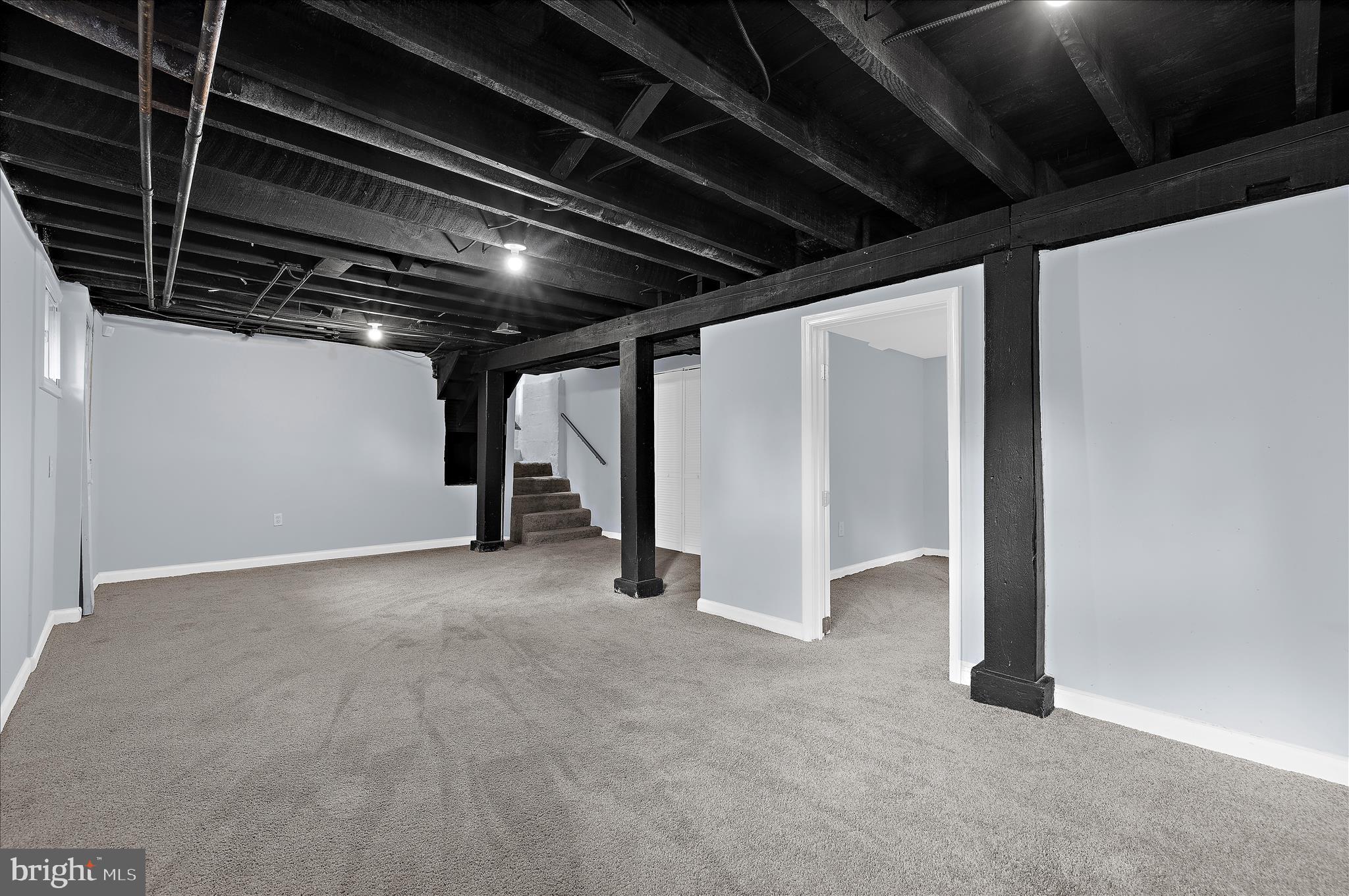 LAKE WALKER - Residential