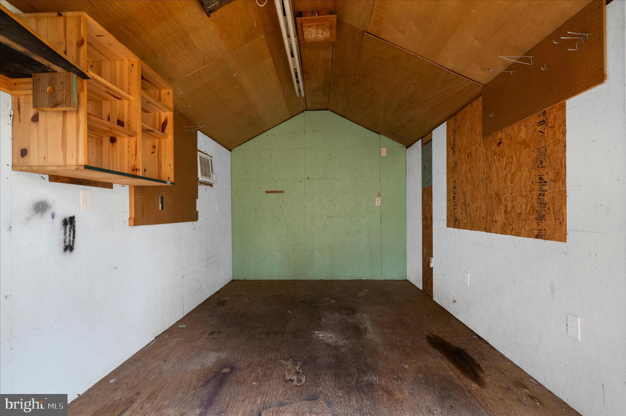 LAKE WALKER - Residential