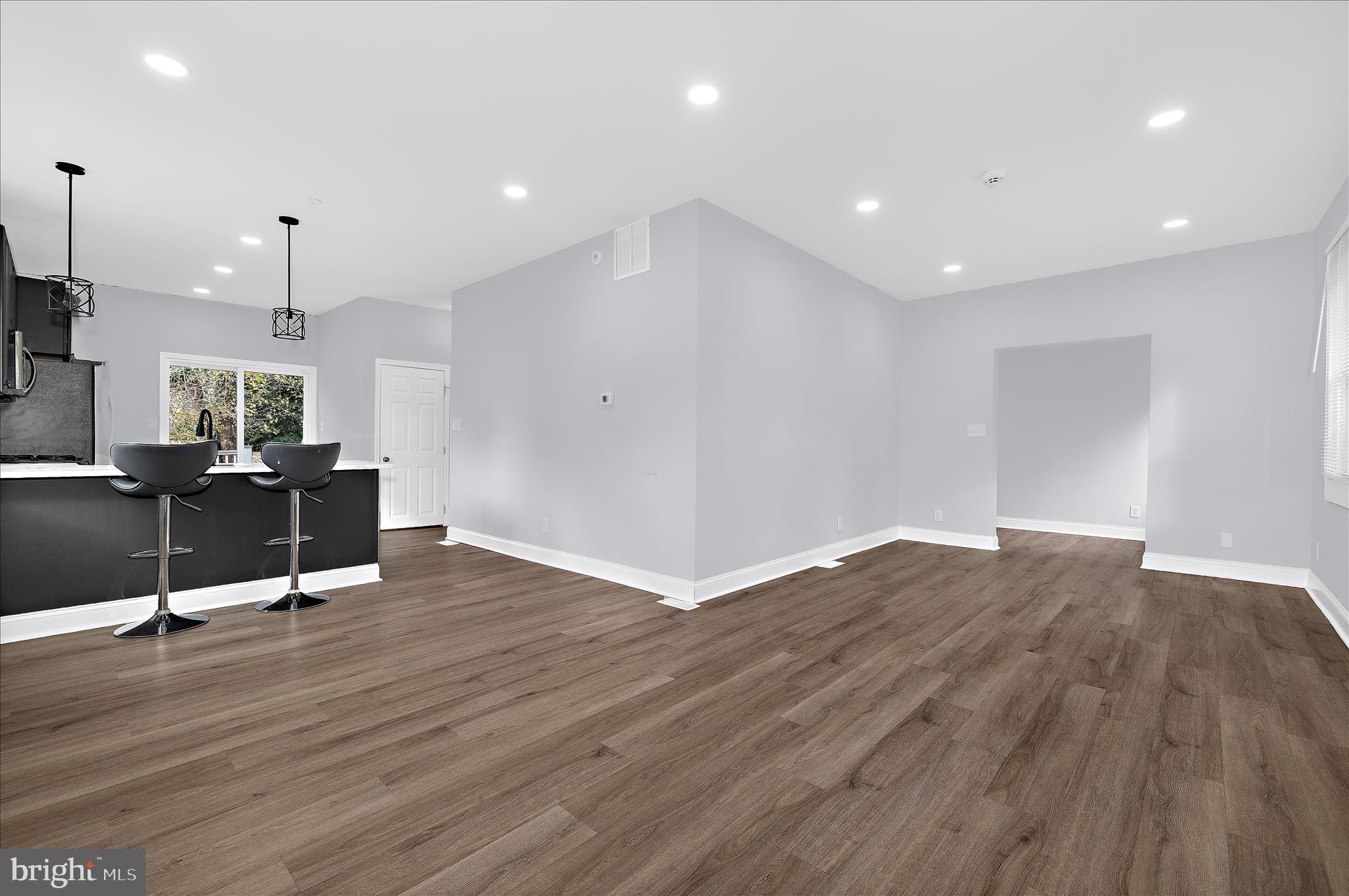 LAKE WALKER - Residential