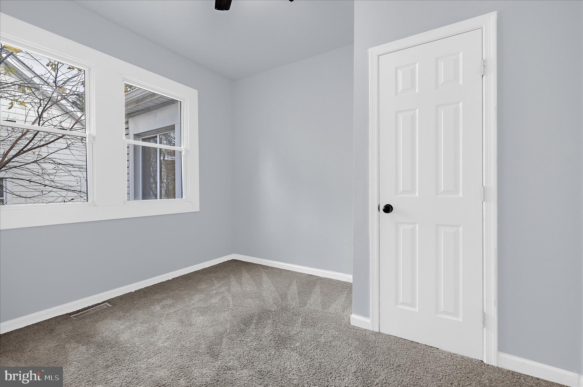 LAKE WALKER - Residential